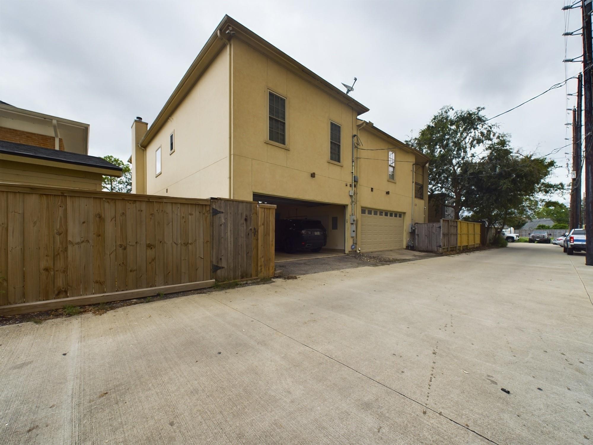 6319 Riverview Way