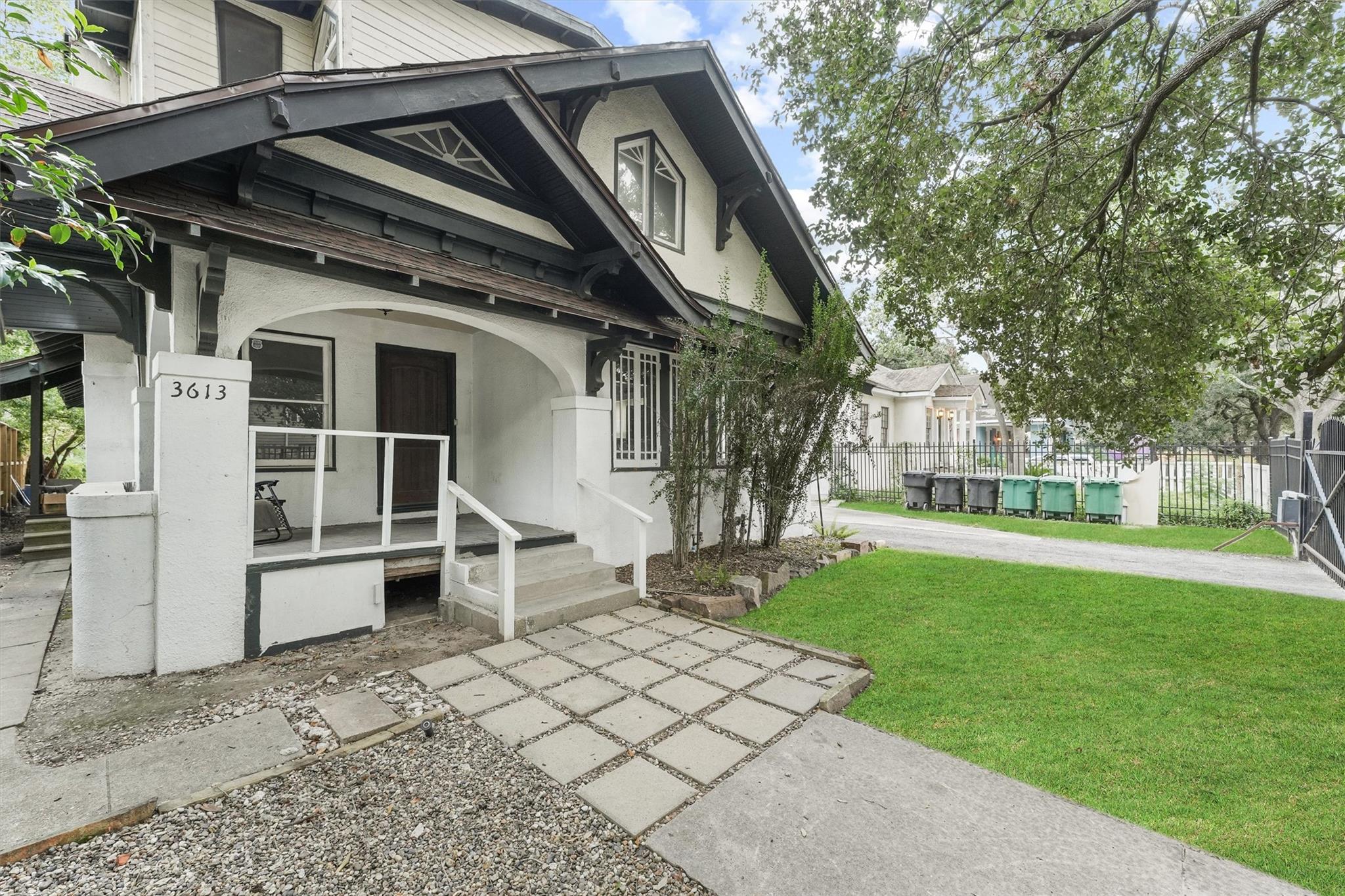 3613 Audubon Place, Houston