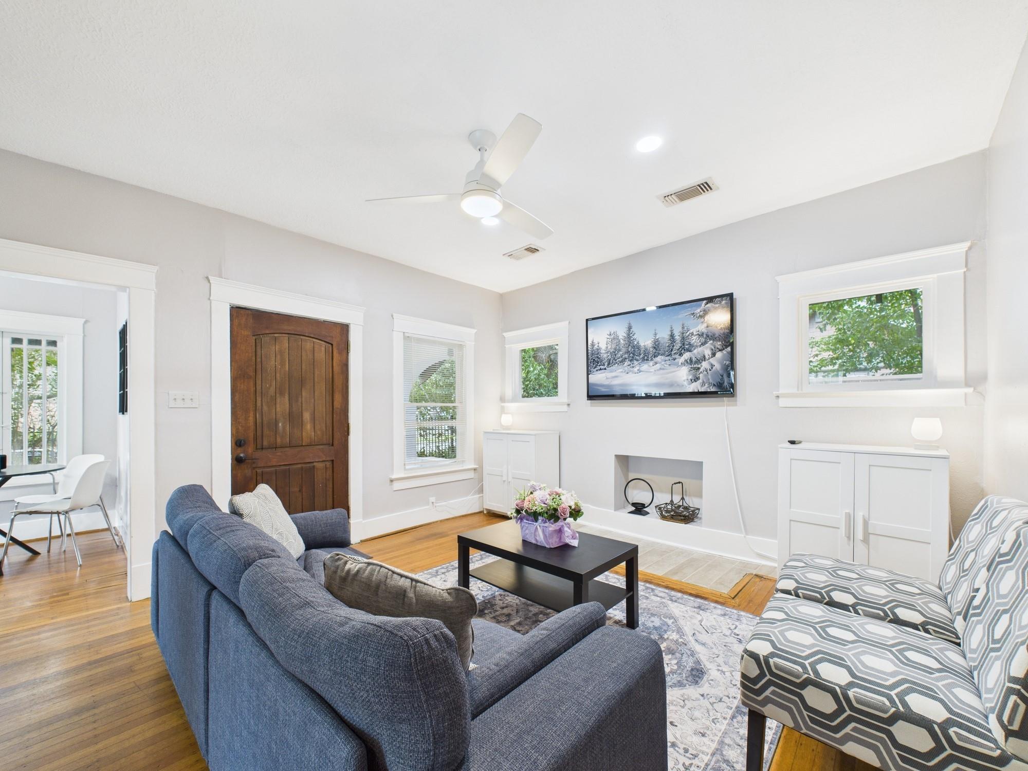 3613 Audubon Place, Houston