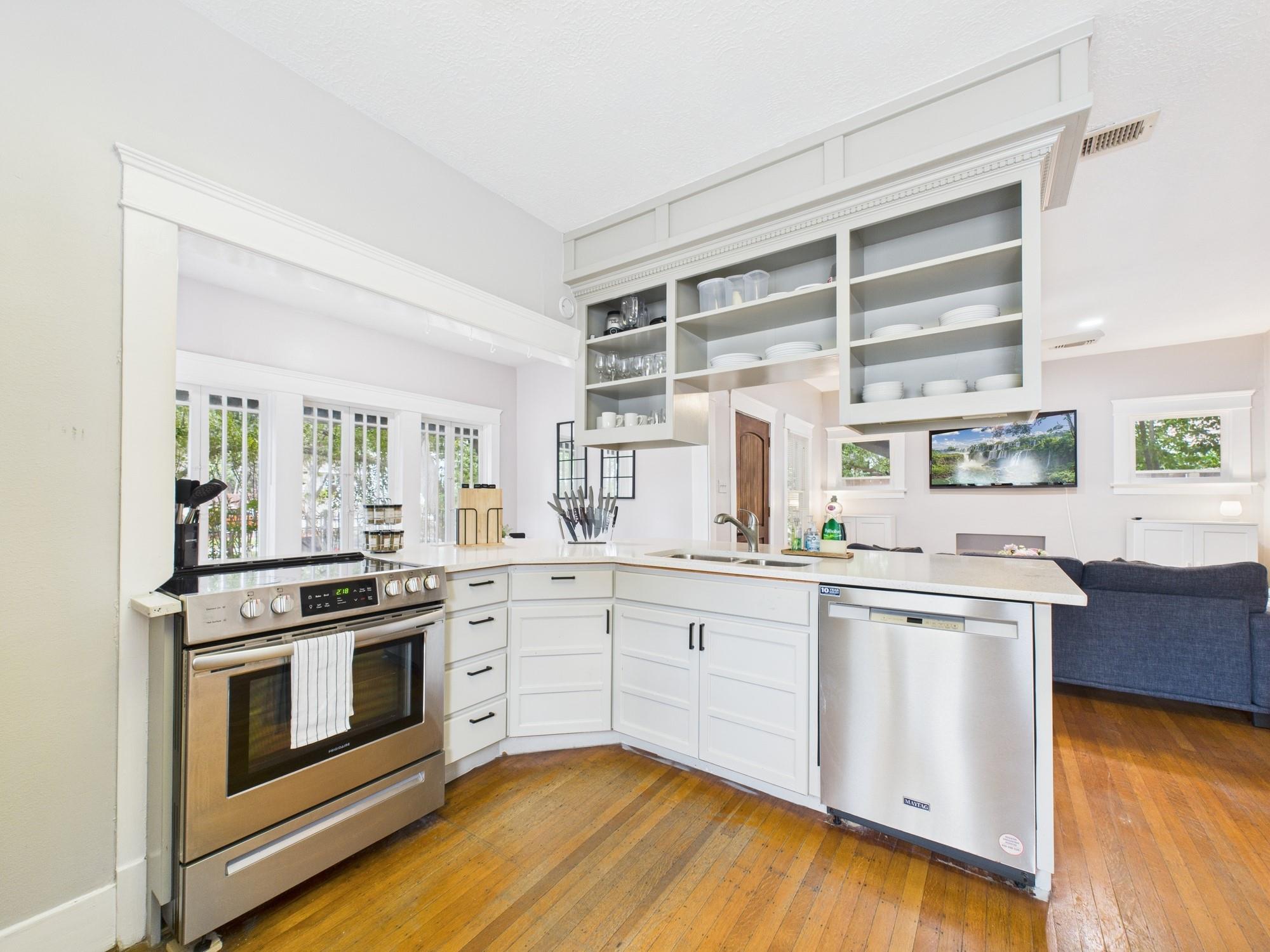 3613 Audubon Place, Houston