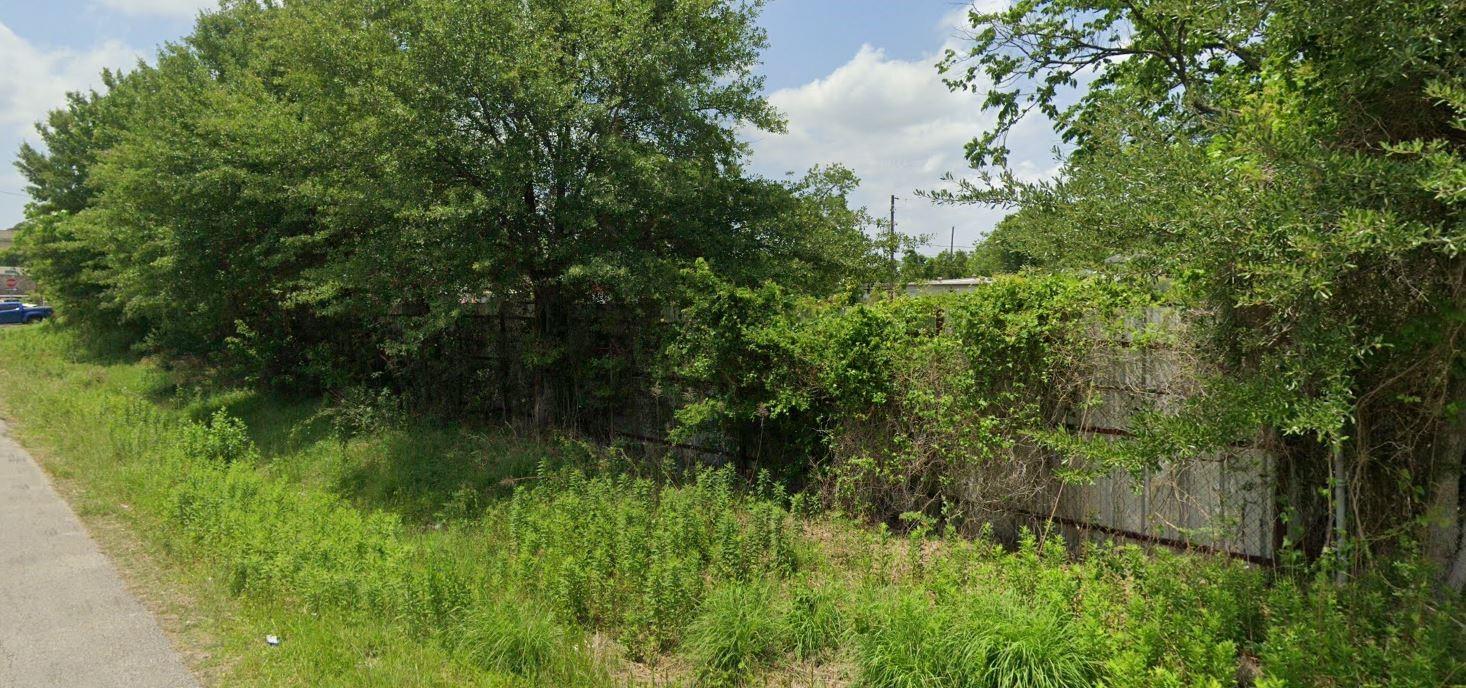 10022 Eastex Freeway