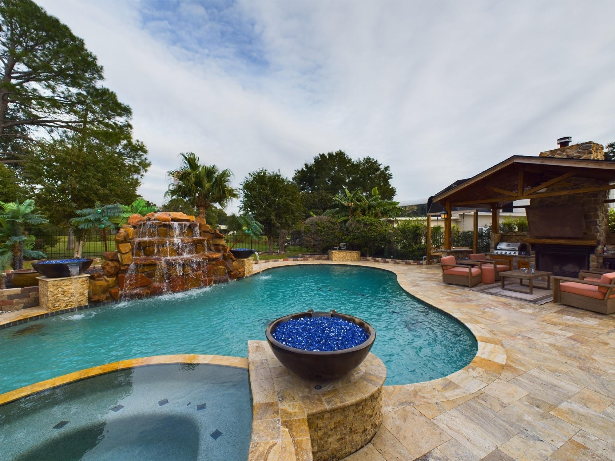 7702 Antoine Drive
