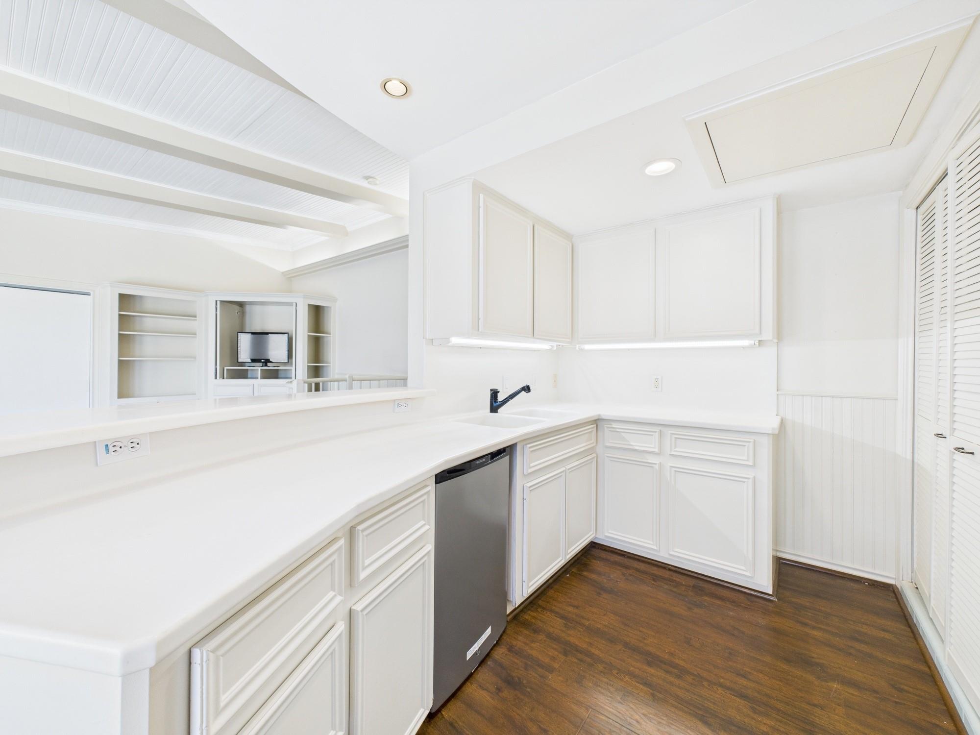 7608 Del Monte Drive