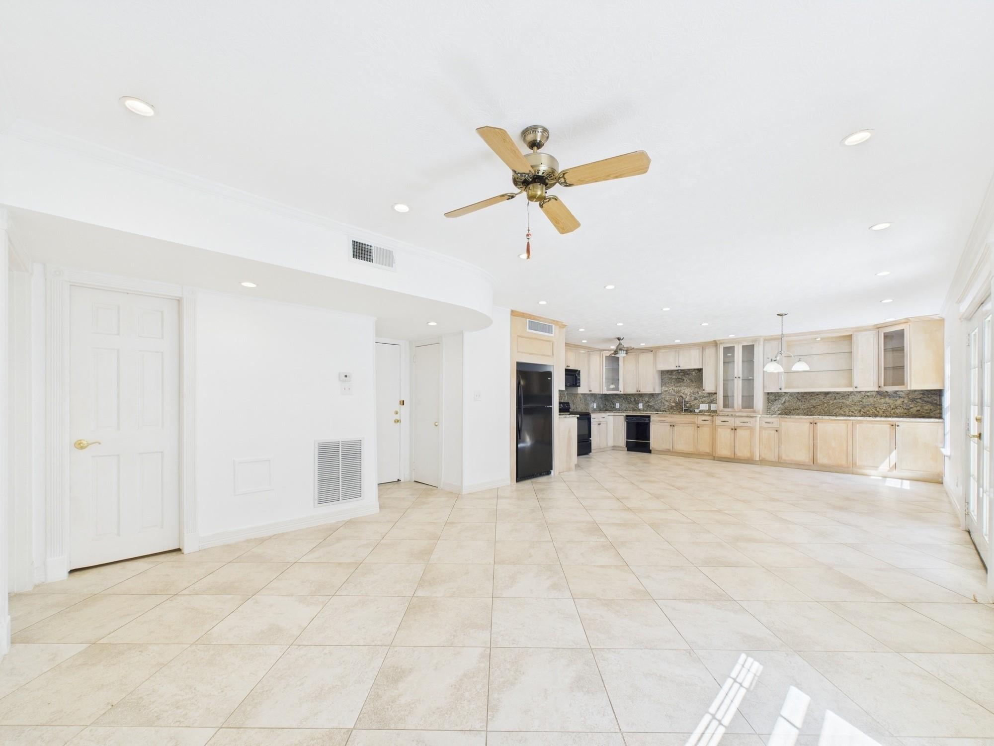 2824 Briarhurst Drive # 13, Houston Unit: 13