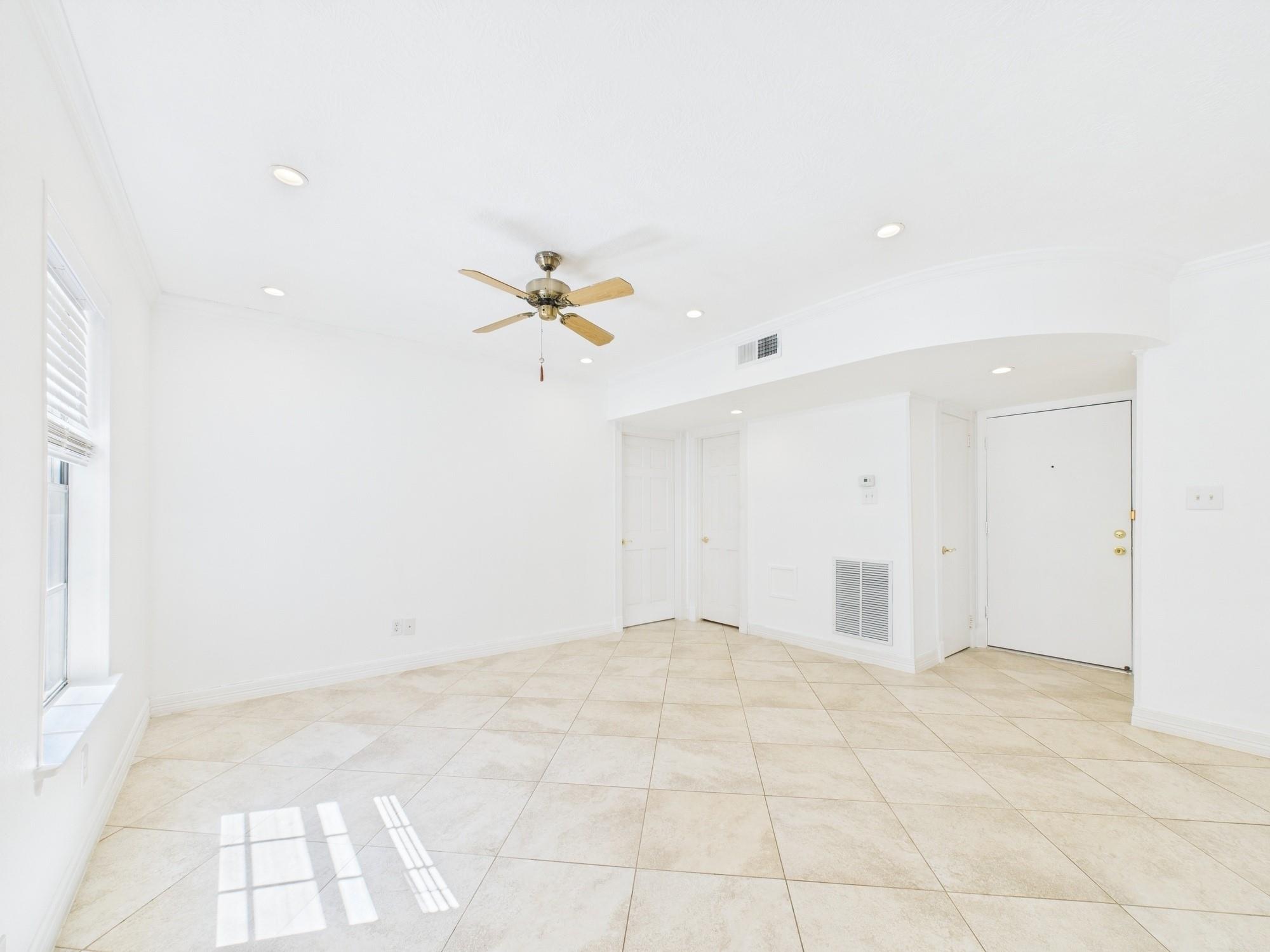 2824 Briarhurst Drive # 13, Houston Unit: 13