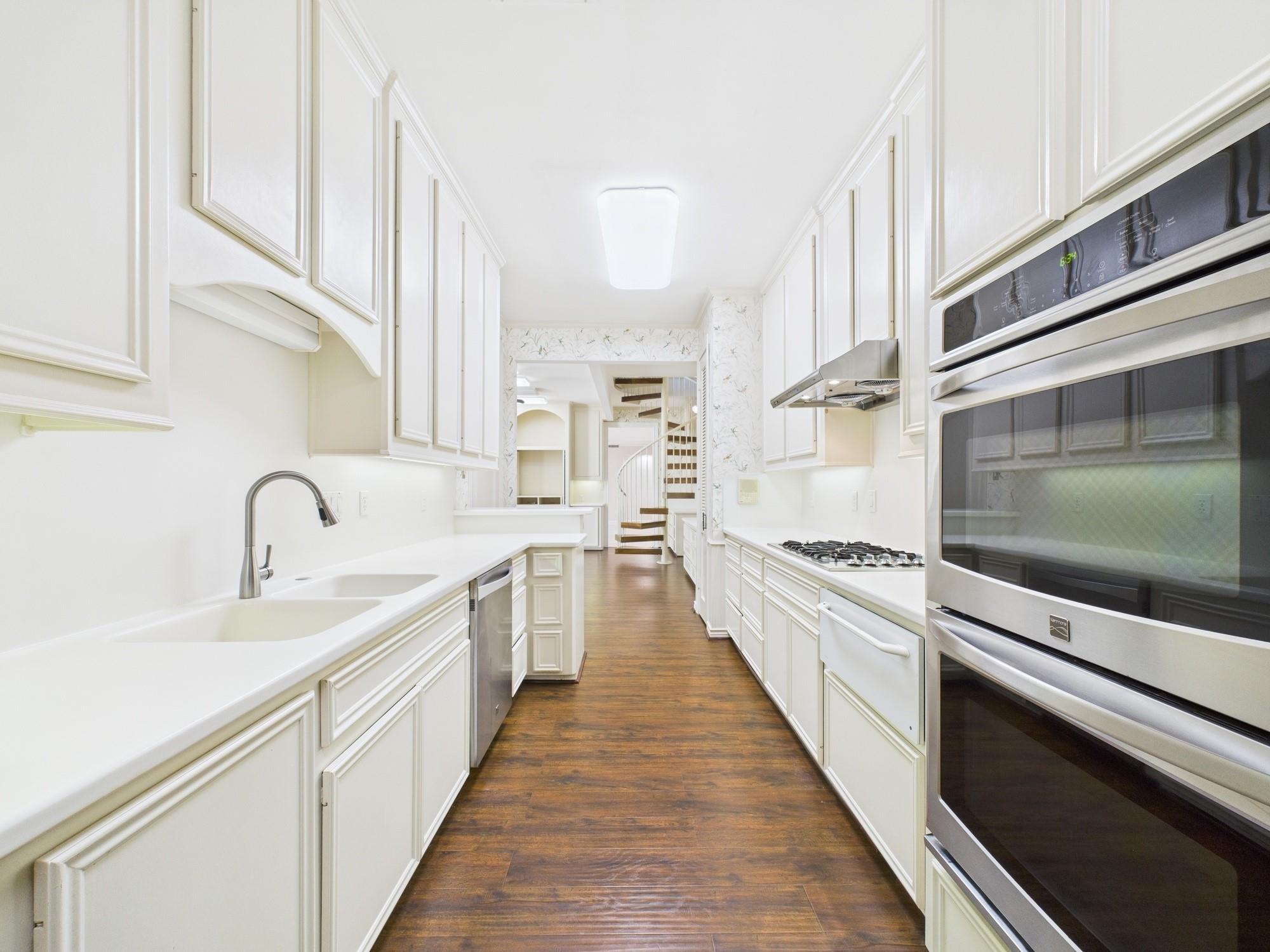 7608 Del Monte Drive, Houston