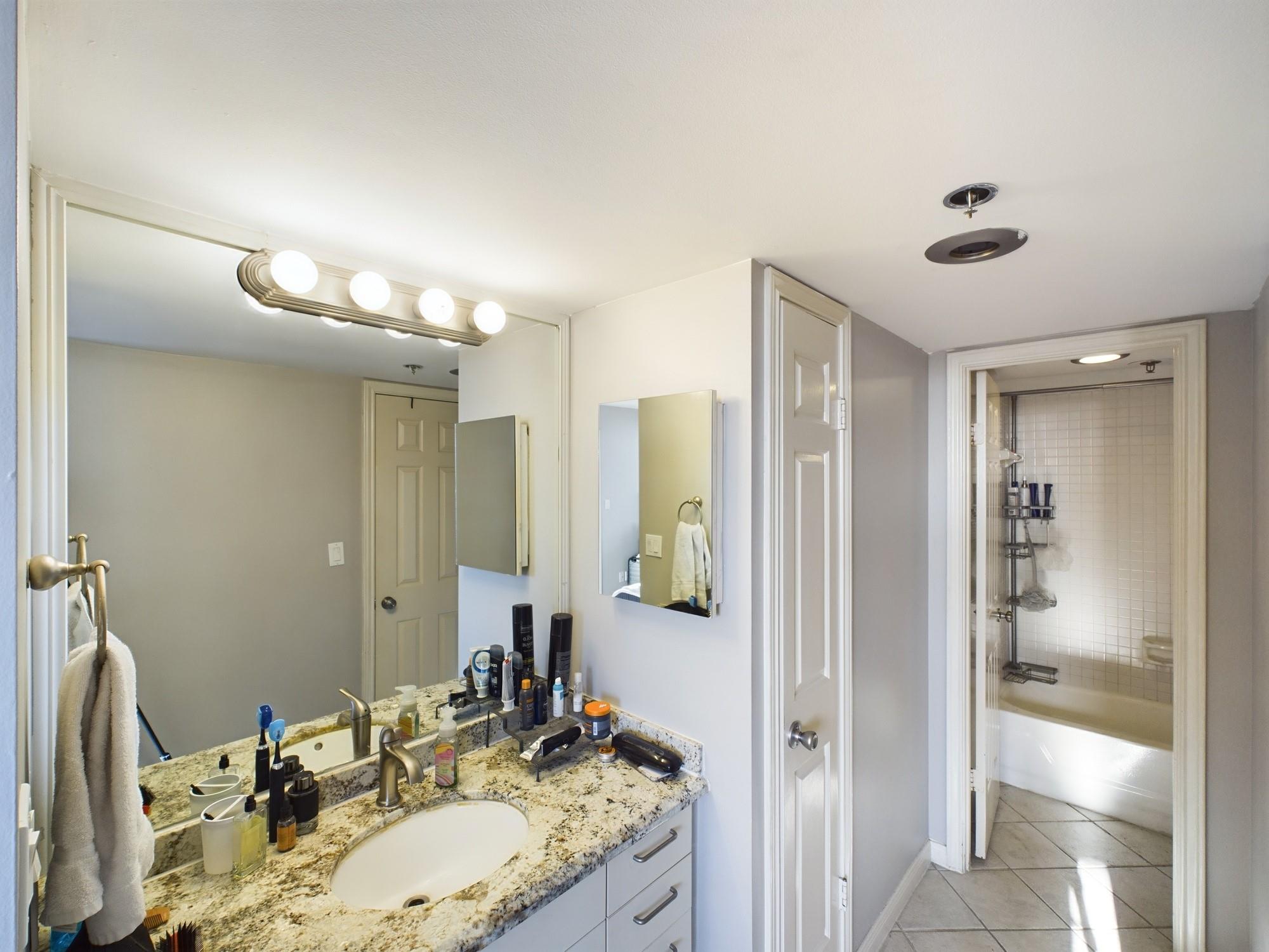 3525 Sage Road # 403