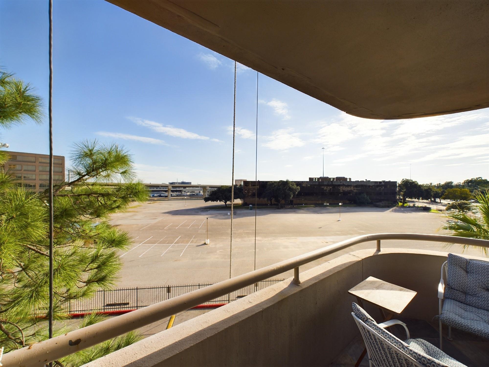 3525 Sage Road # 403