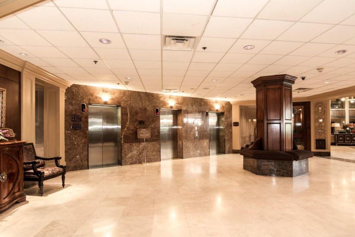 3525 Sage Road # 403