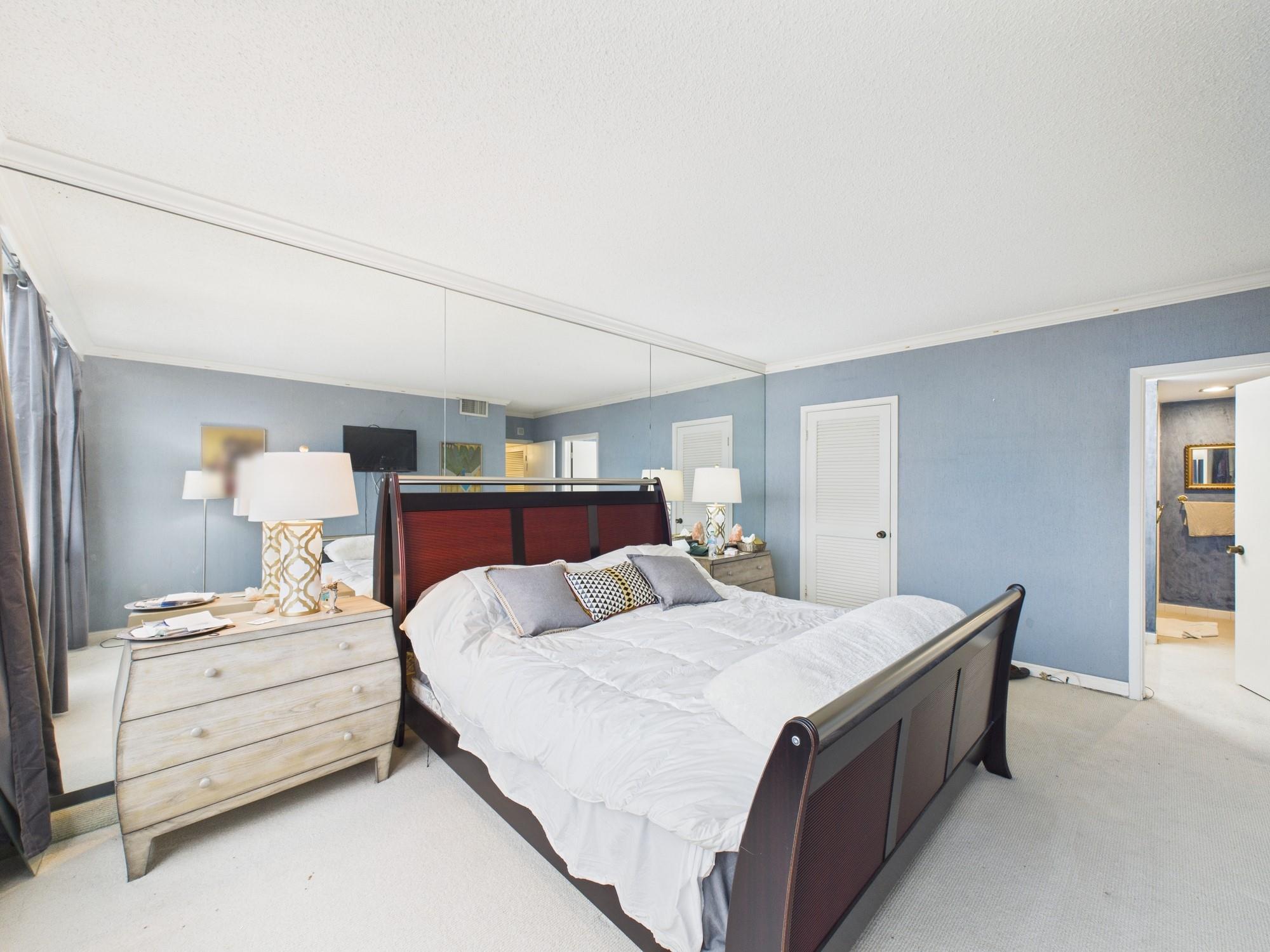 5001 Woodway Drive # 1104