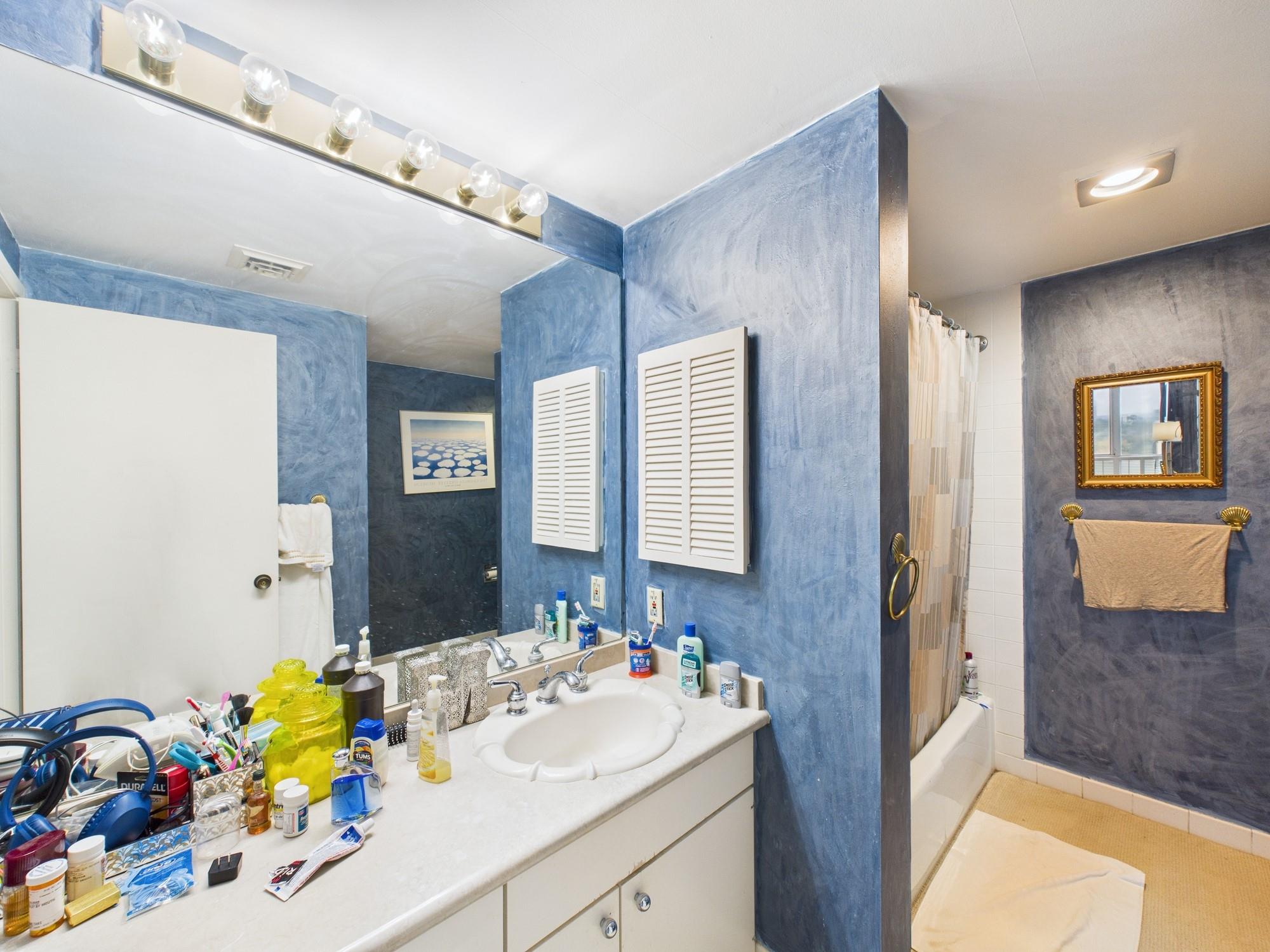 5001 Woodway Drive # 1104