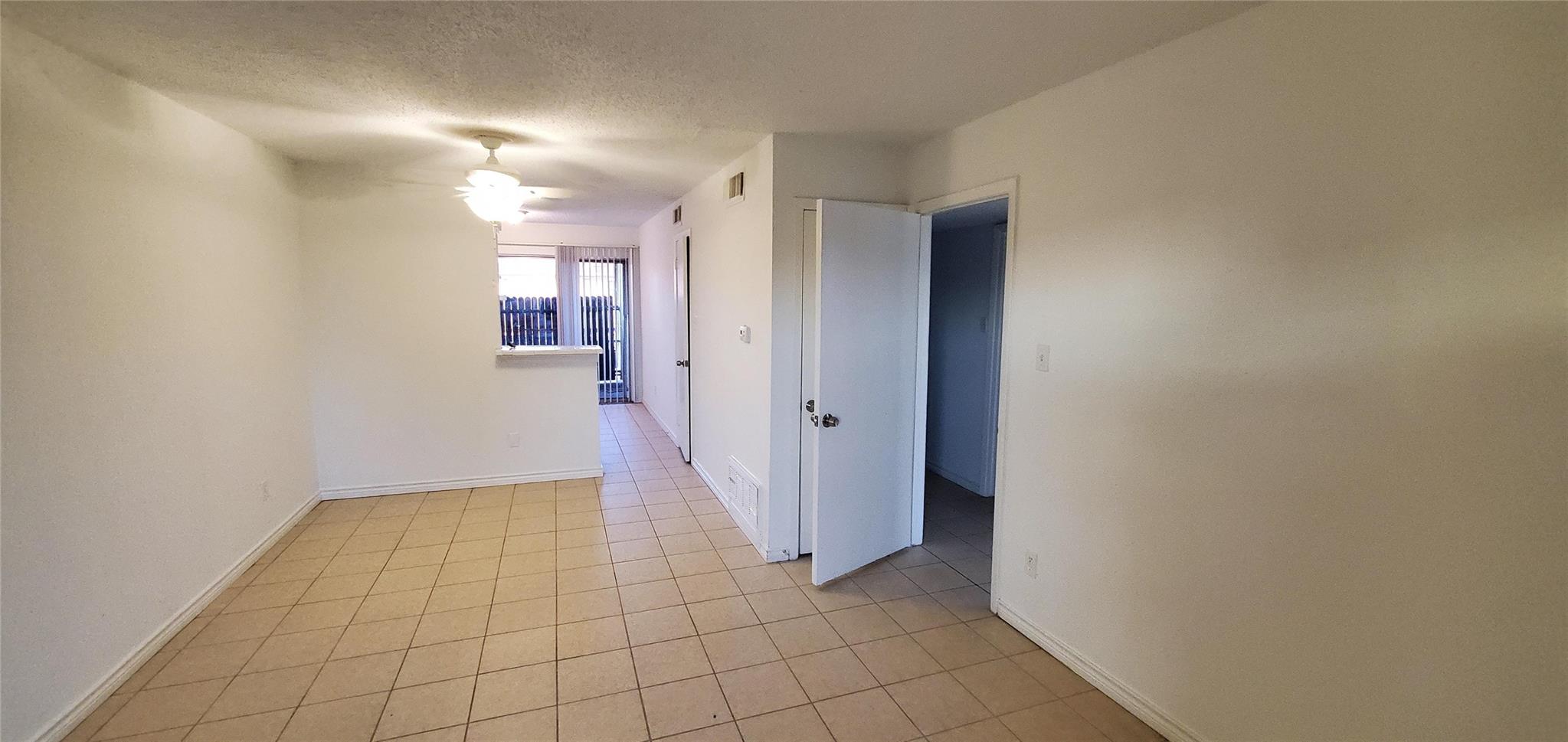 1220 Shadowdale Drive # 20