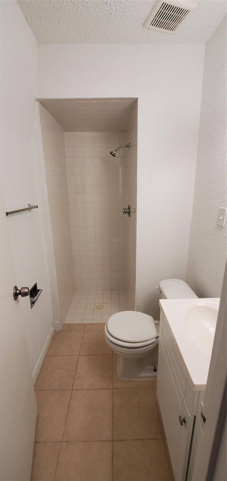 1220 Shadowdale Drive # 20