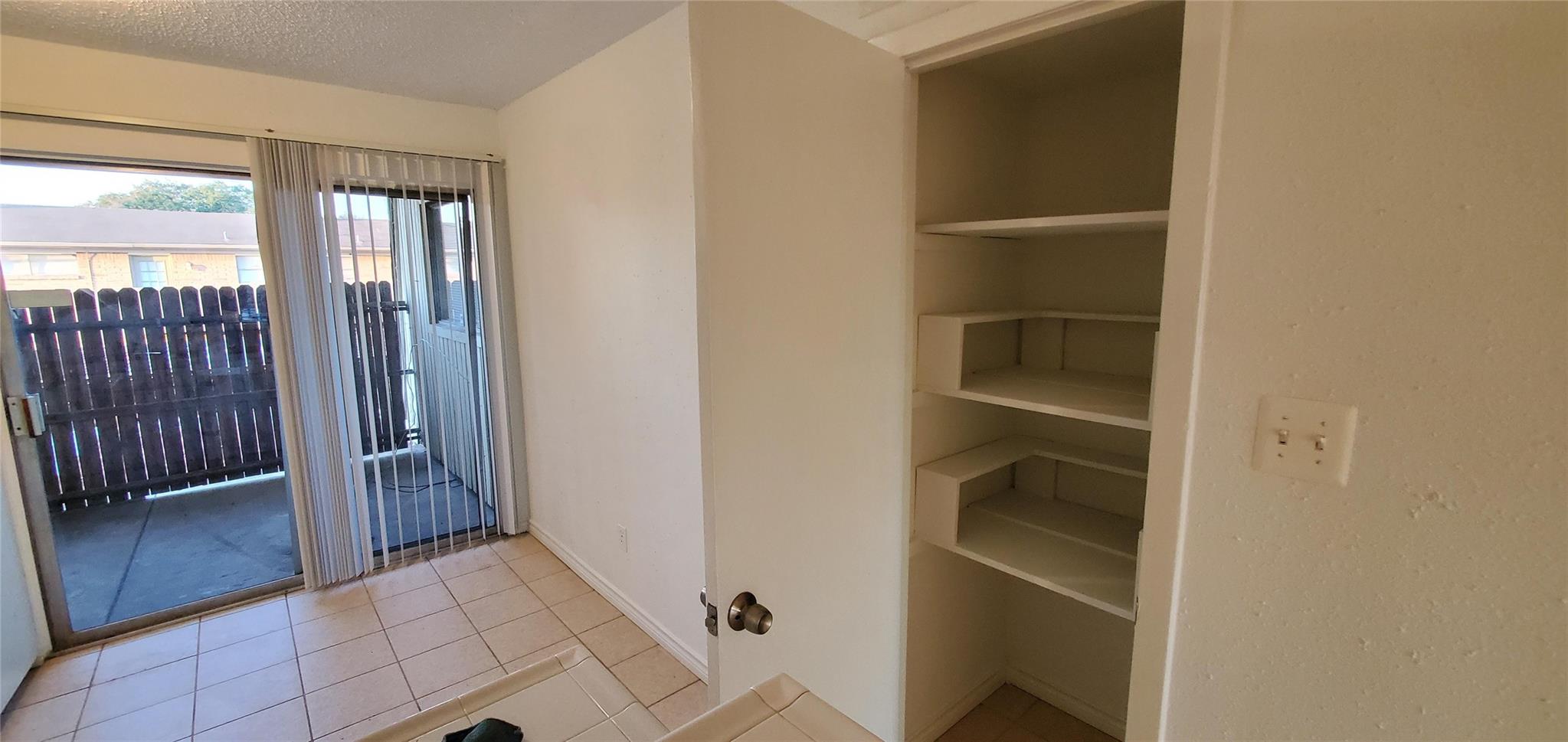 1220 Shadowdale Drive # 20