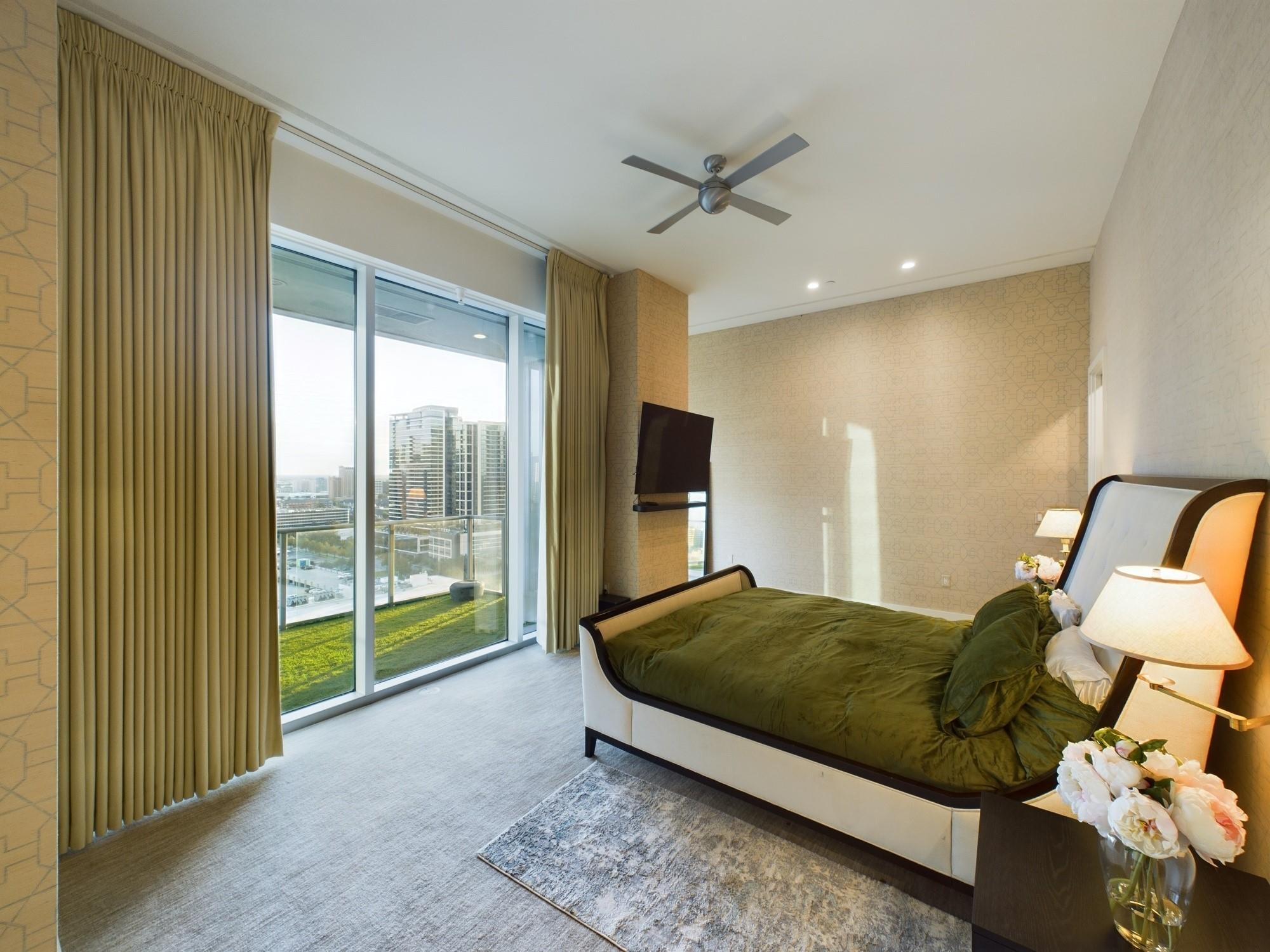 1600 Post Oak Boulevard # 1803