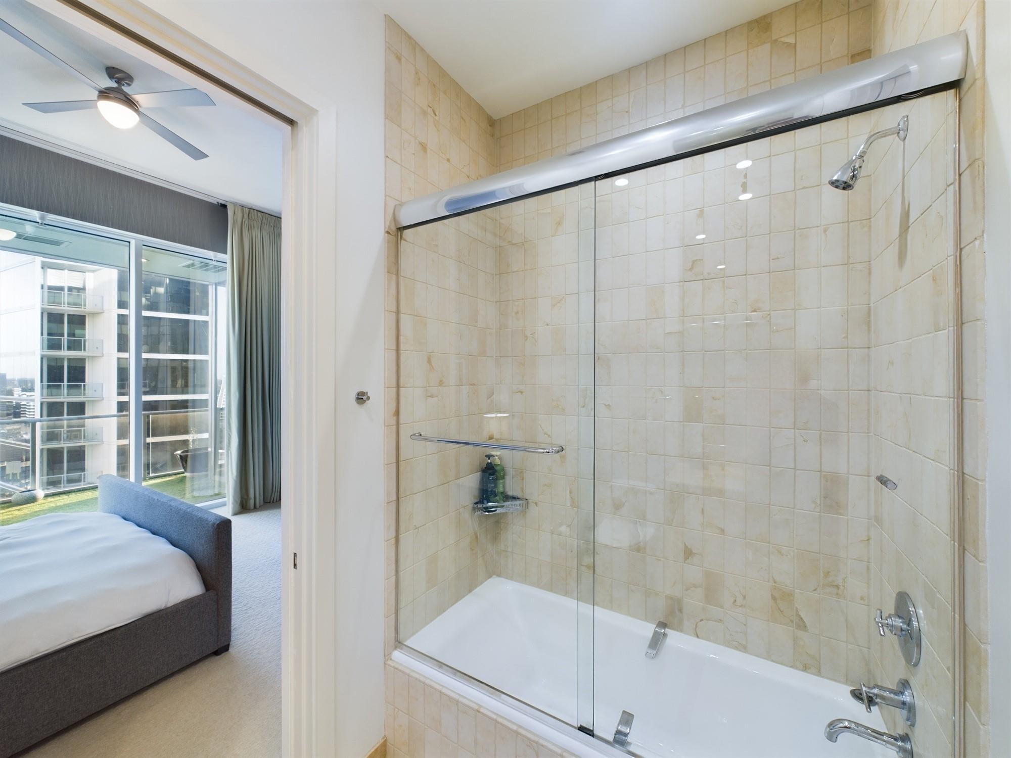1600 Post Oak Boulevard # 1803