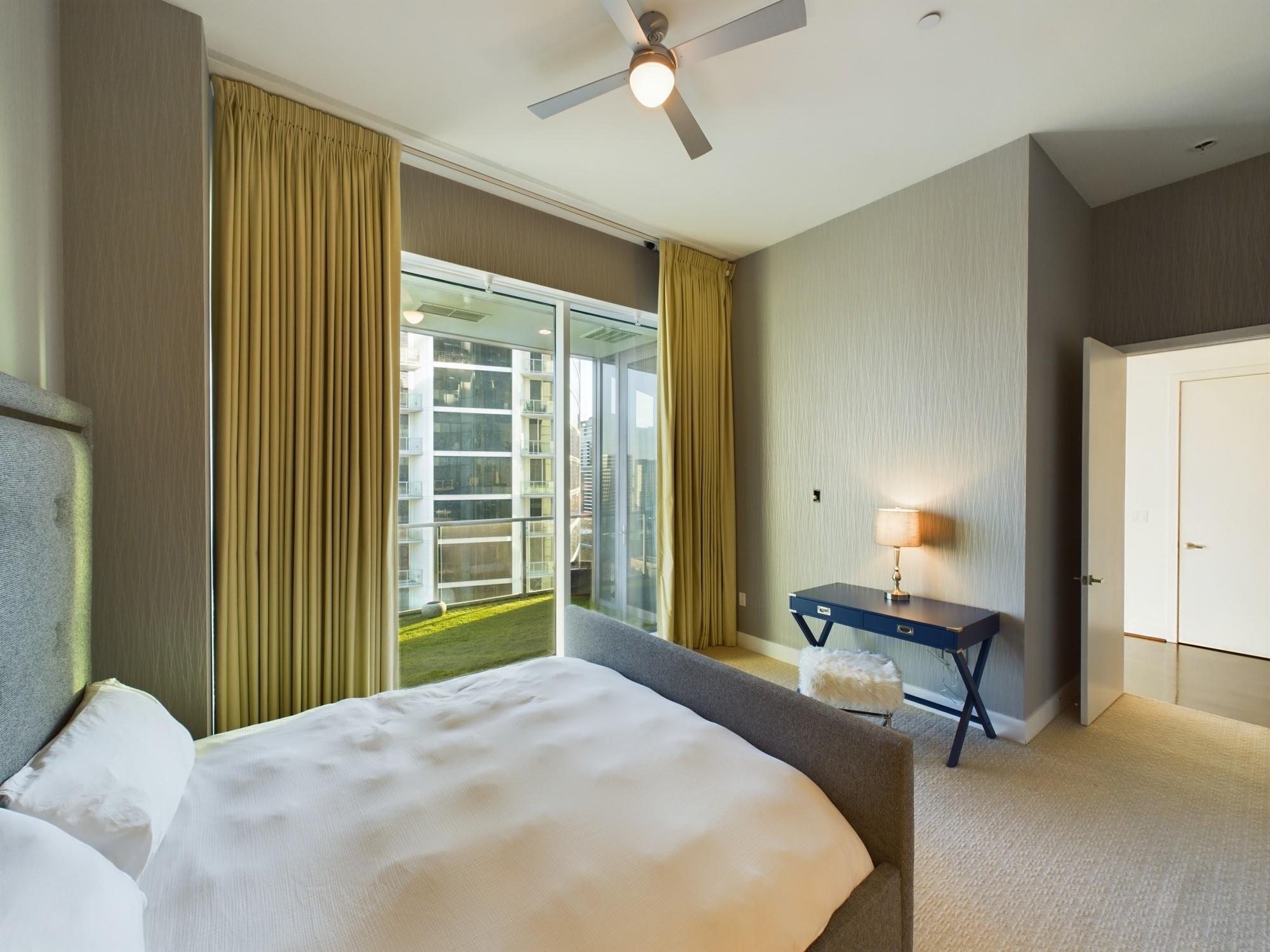 1600 Post Oak Boulevard # 1803