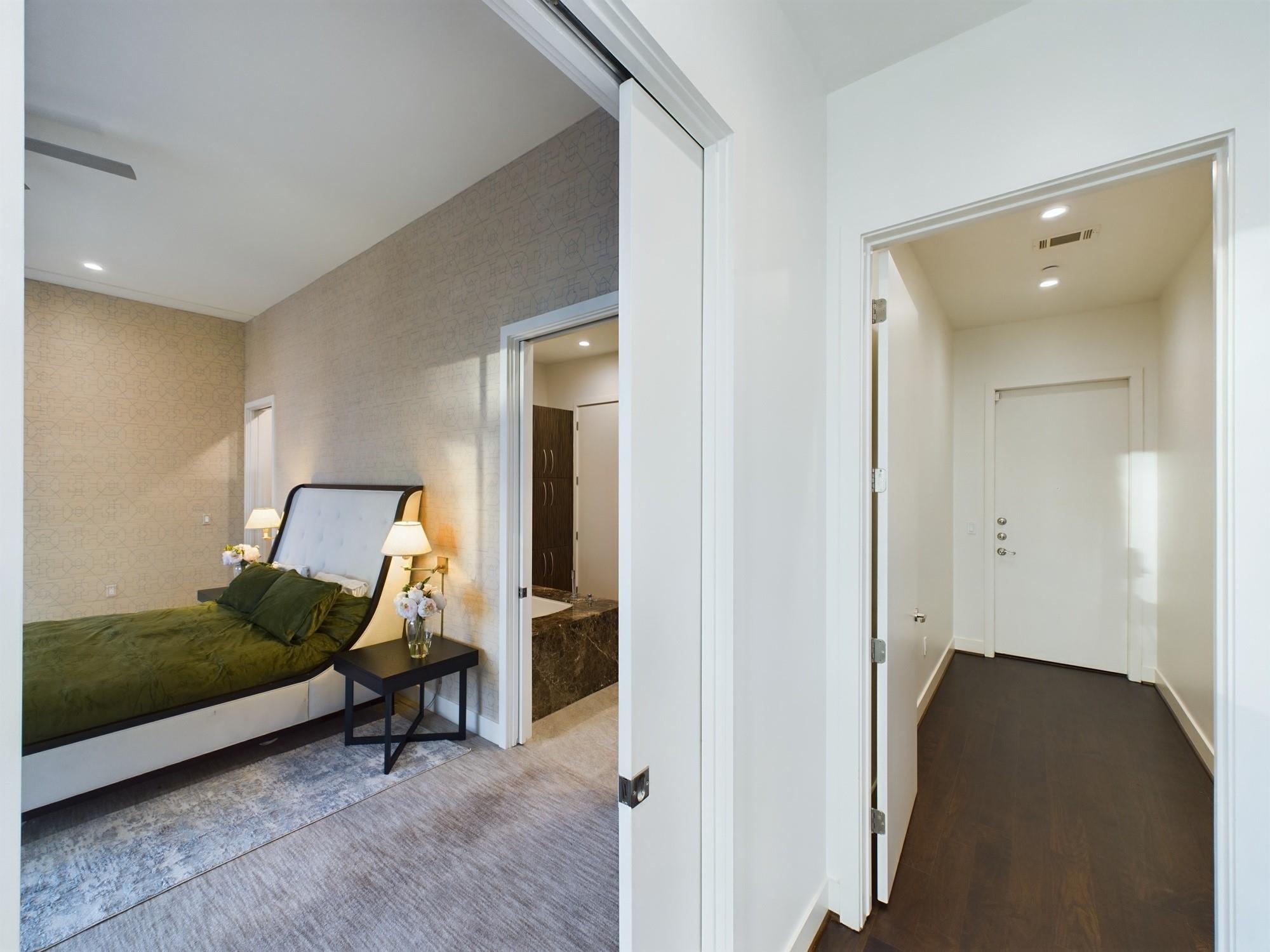 1600 Post Oak Boulevard # 1803