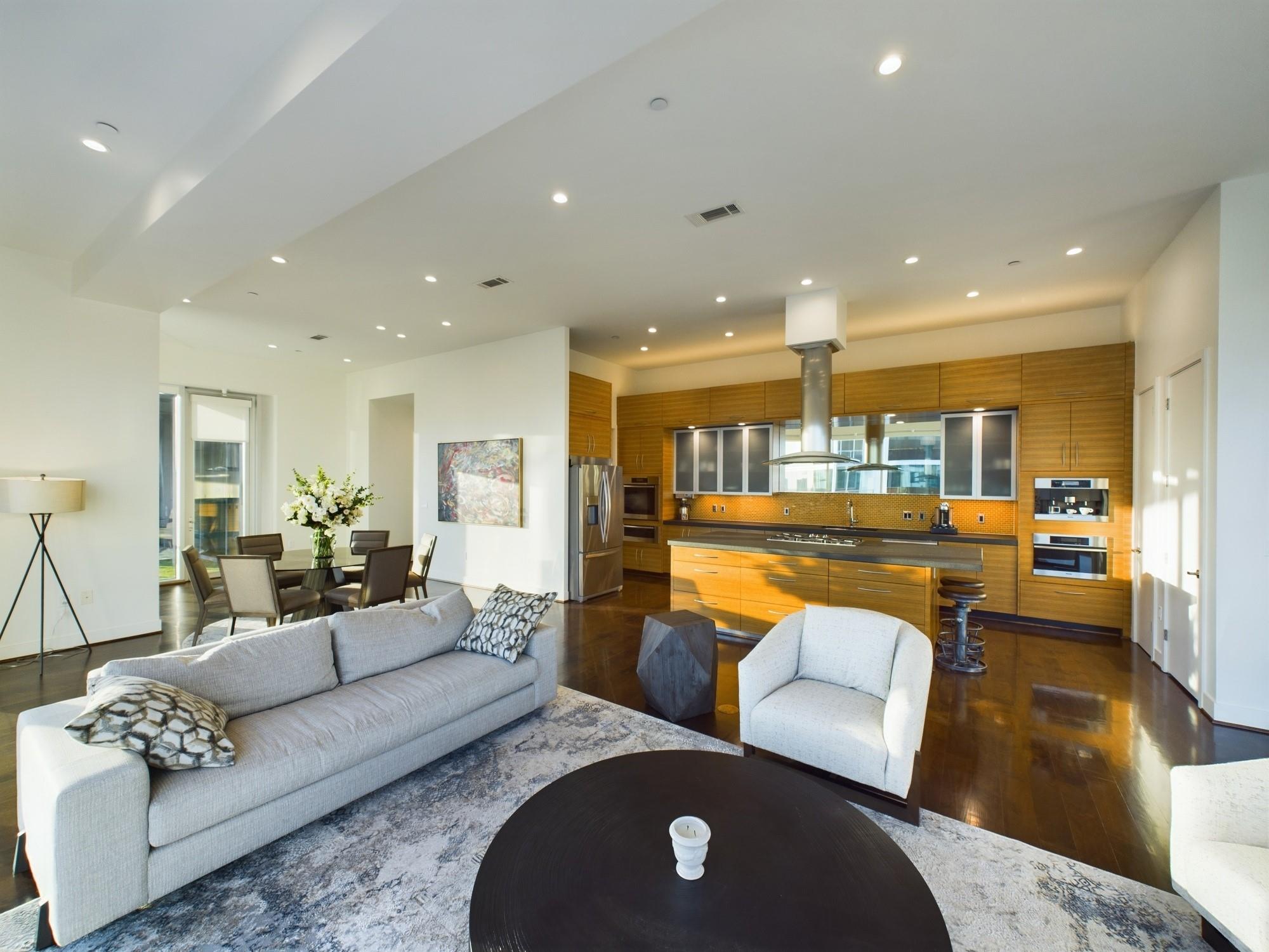 1600 Post Oak Boulevard # 1803