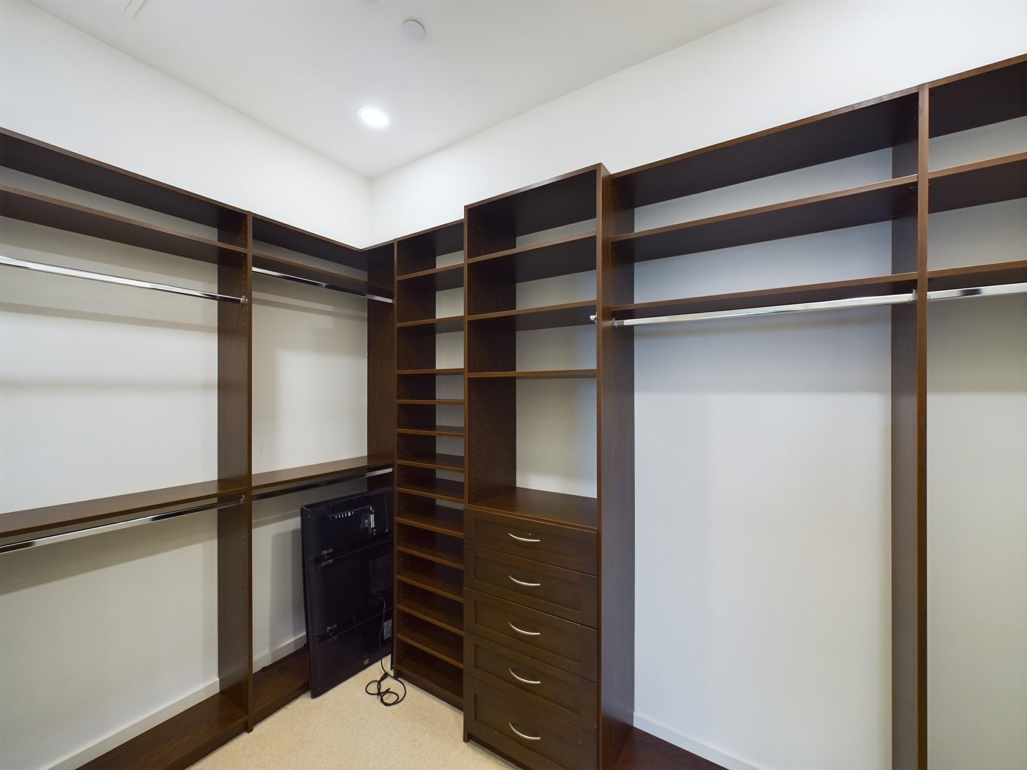 1600 Post Oak Boulevard # 1803