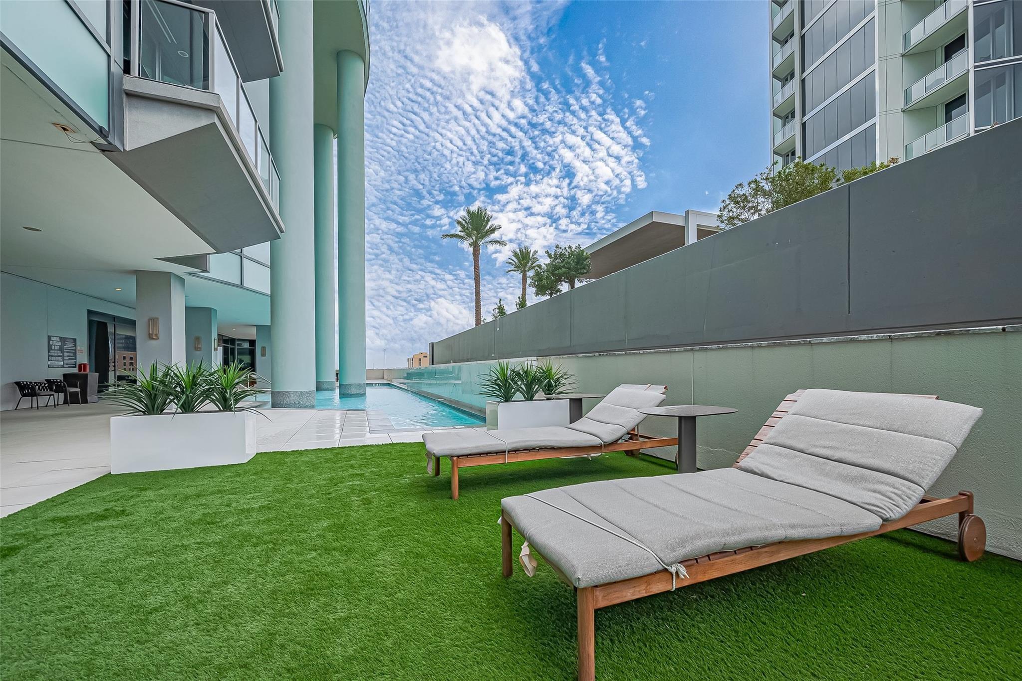1600 Post Oak Boulevard # 1803