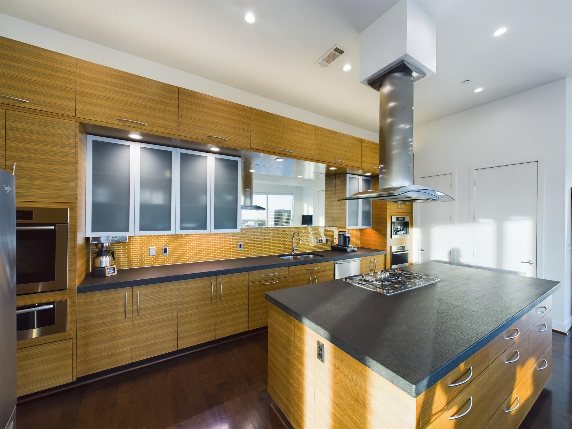 1600 Post Oak Boulevard # 1803