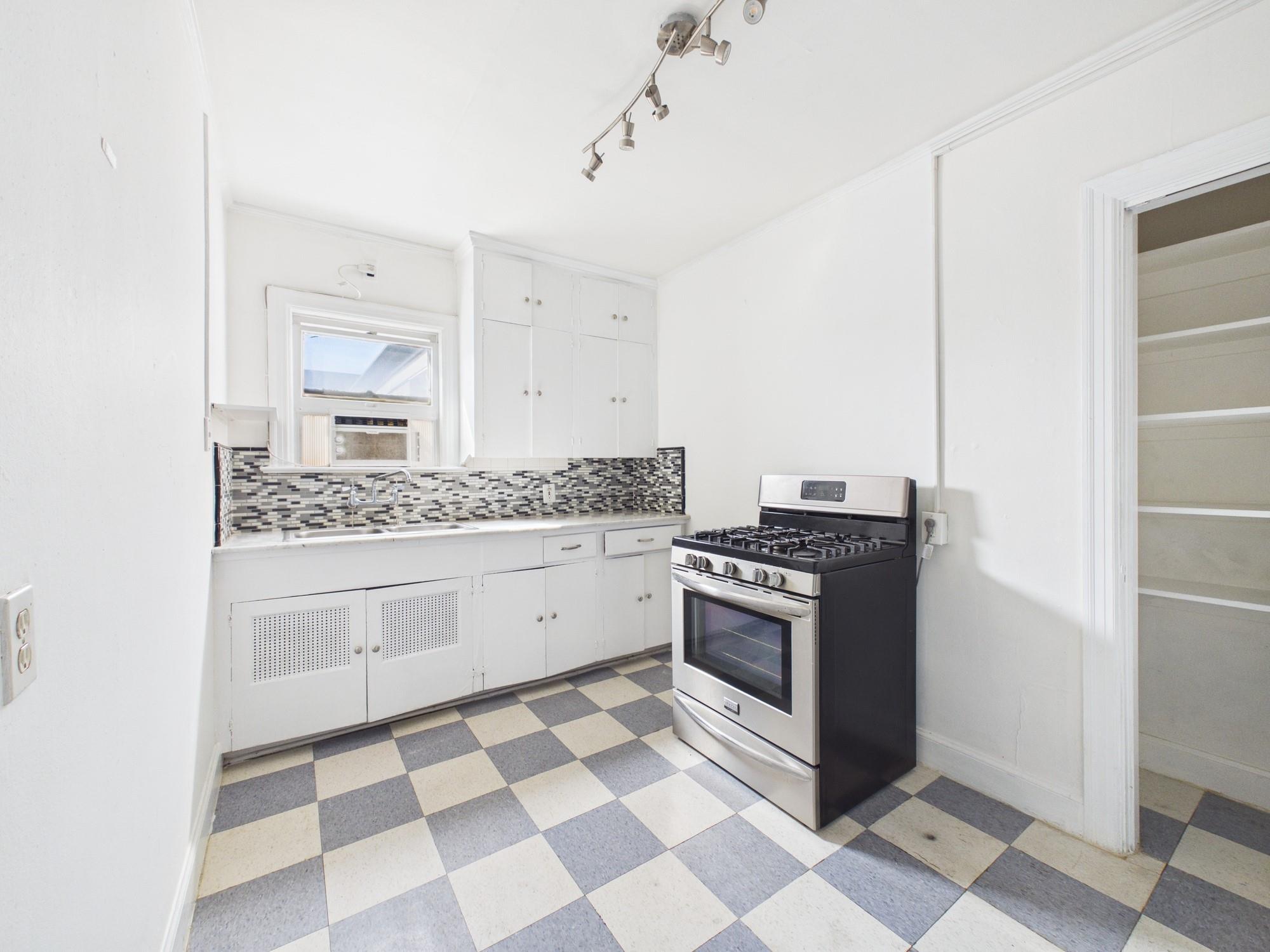 1920 Richmond Avenue # 4