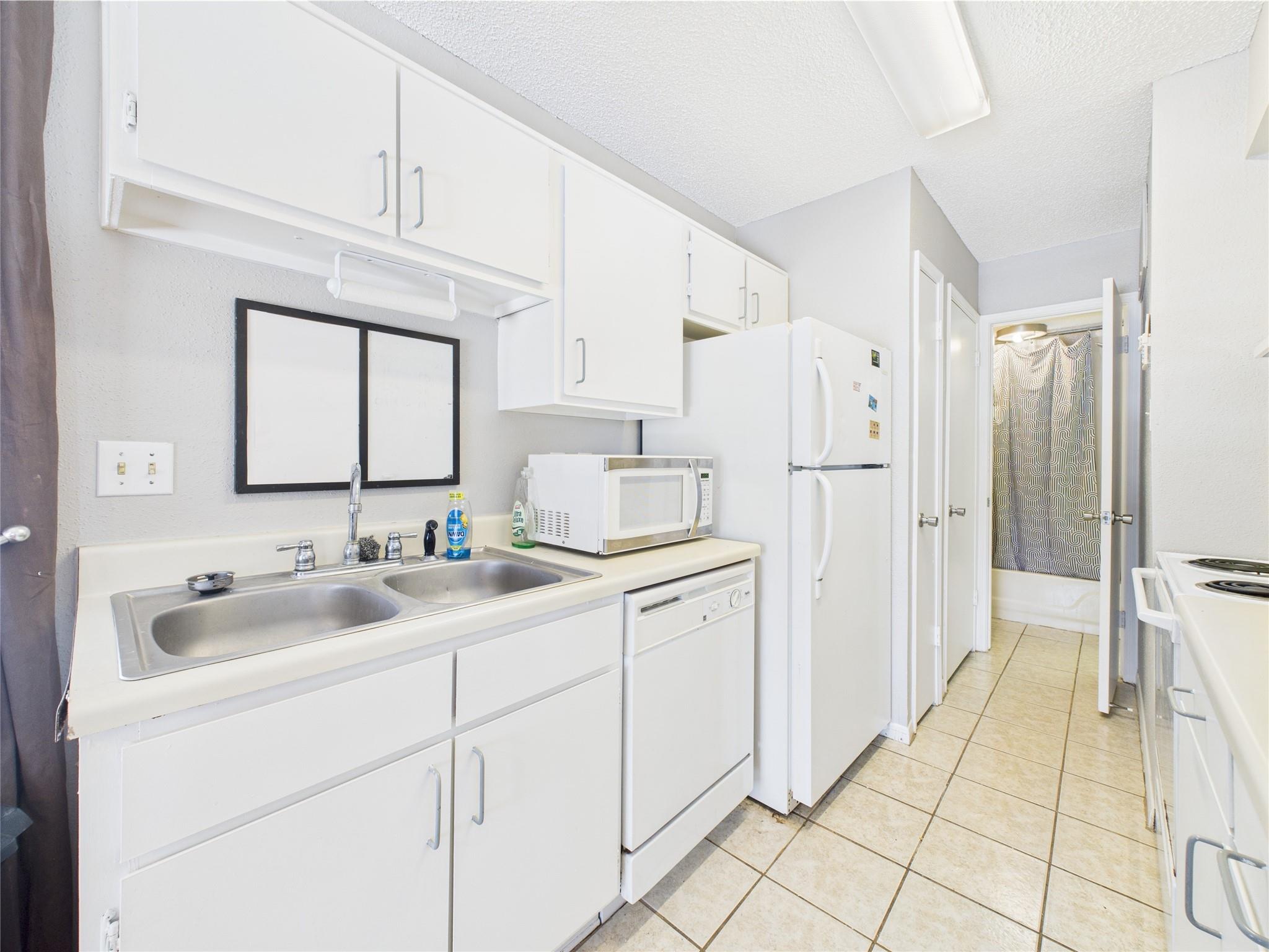 2750 Holly Hall Street # 102