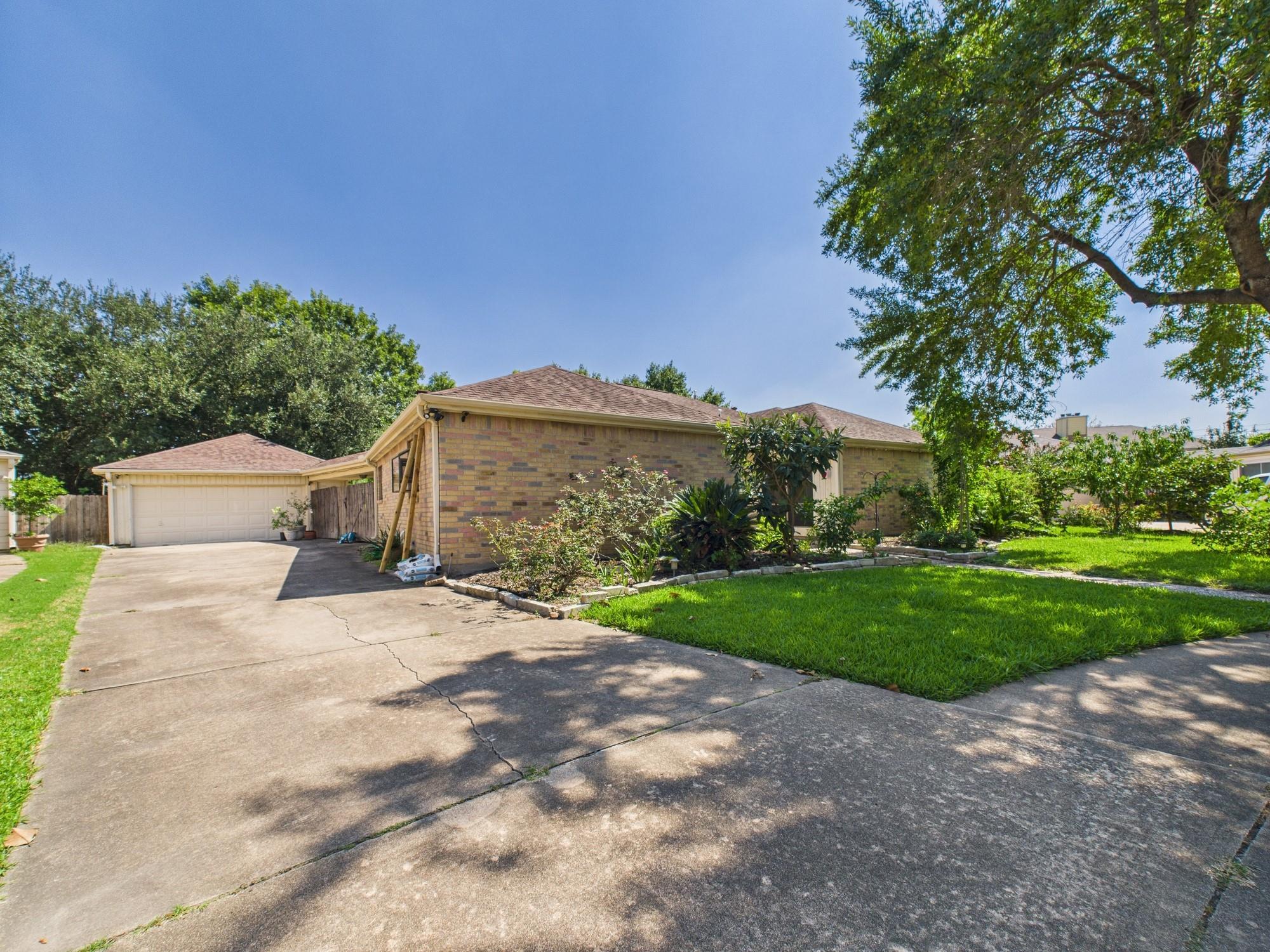 12103 Ella Lee Lane