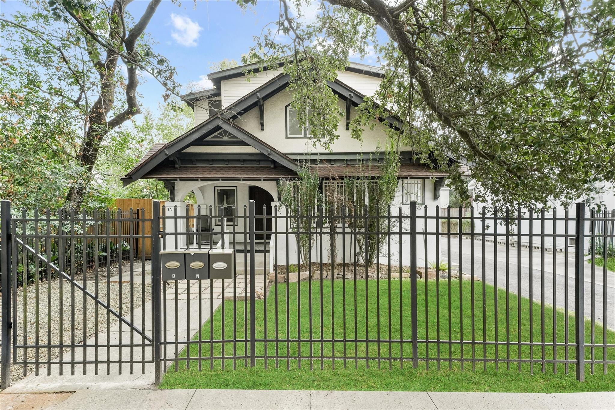 3613 Audubon Place, Houston