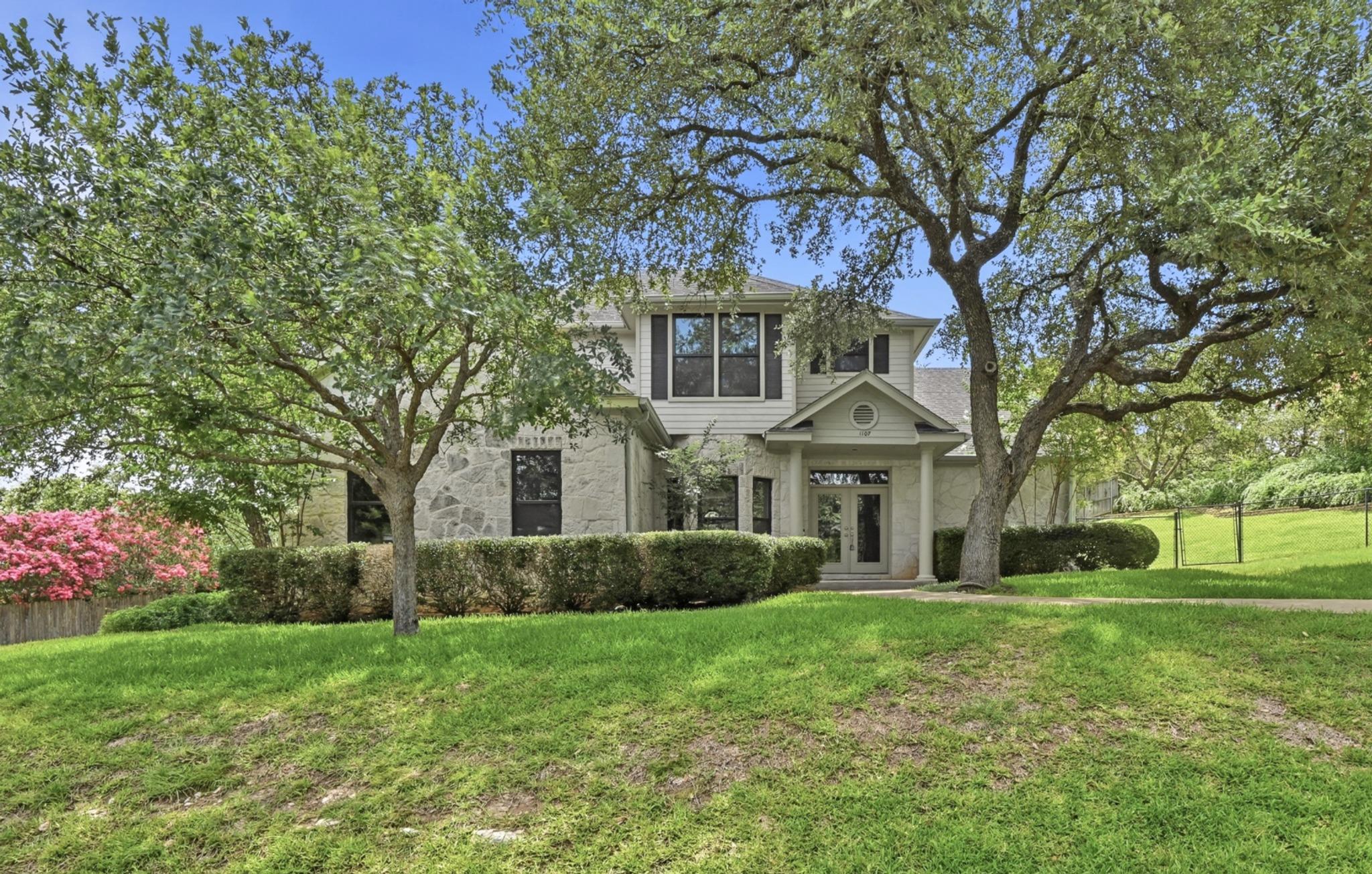 1107 Bowie RD