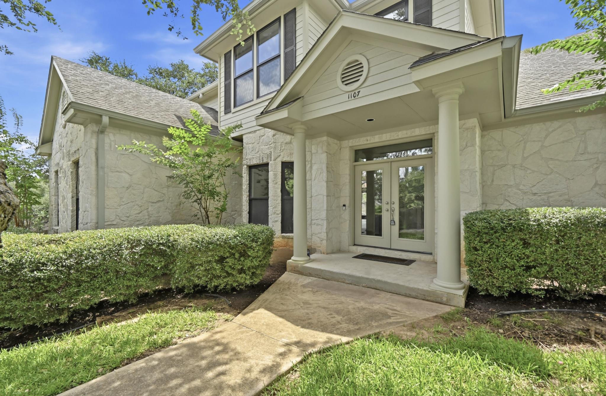 1107 Bowie RD
