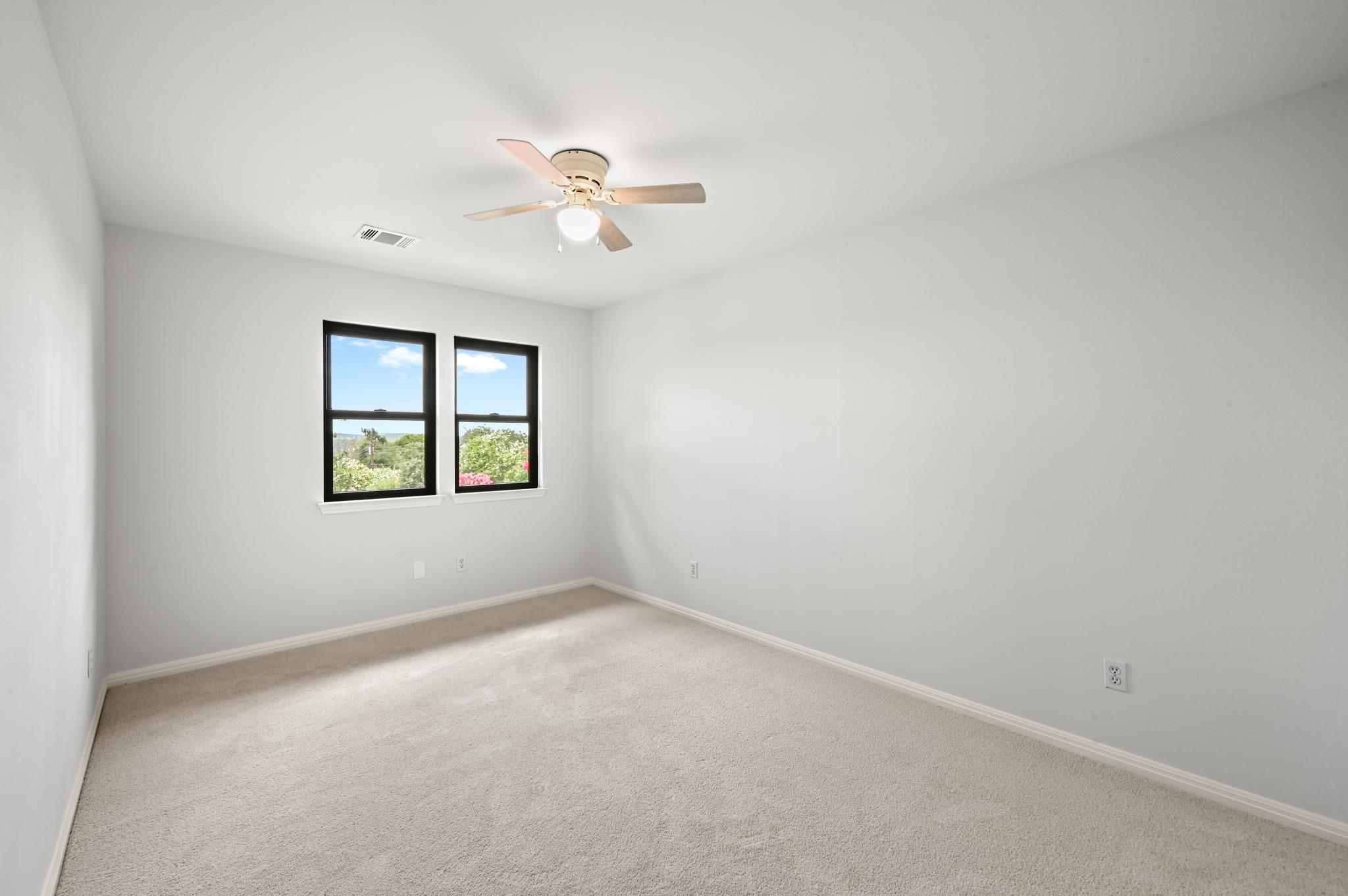 1107 Bowie RD