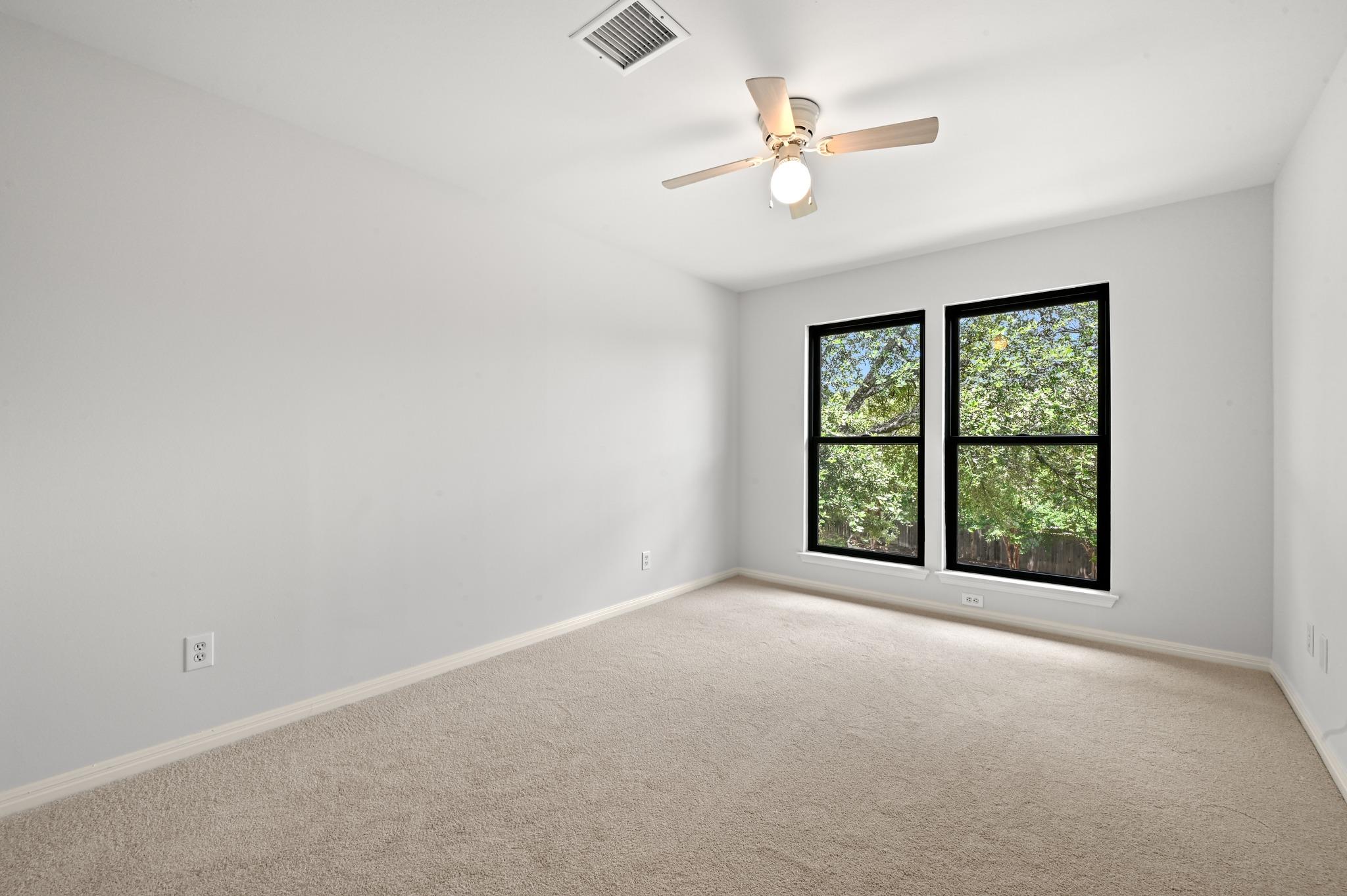 1107 Bowie RD