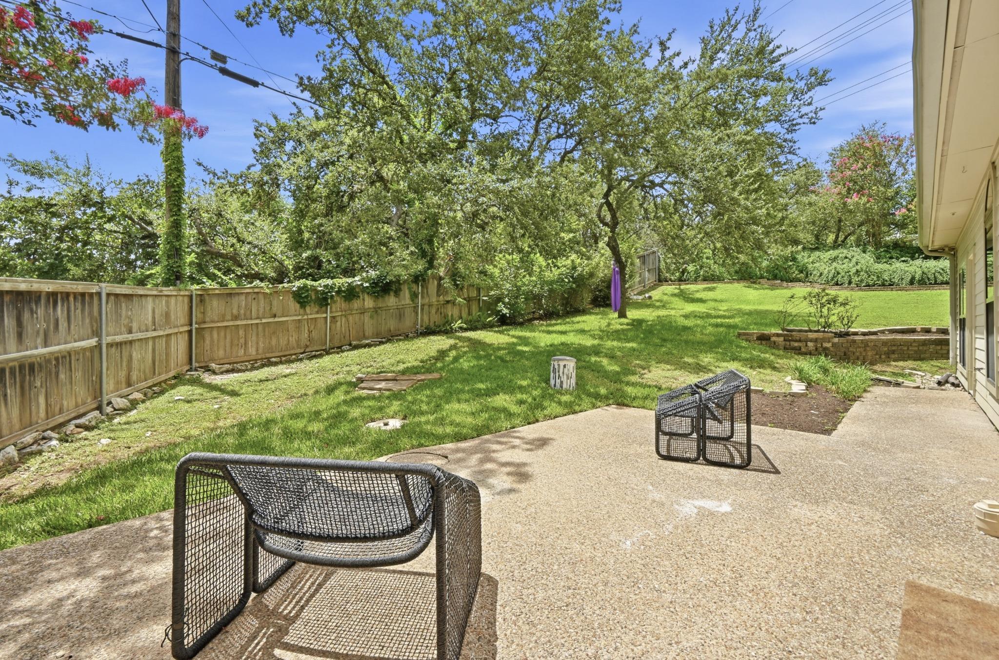1107 Bowie RD