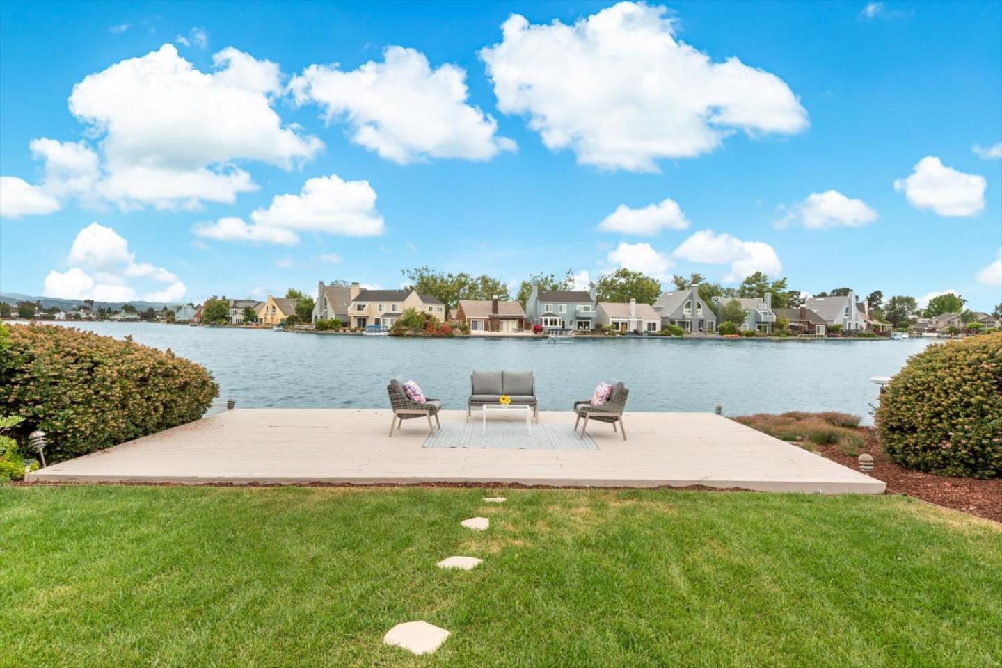 609 Santa Catalina LN