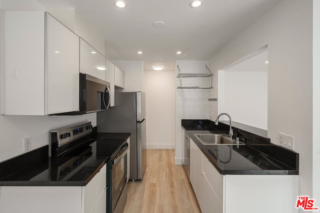 2884 Sawtelle Blvd Unit: 108