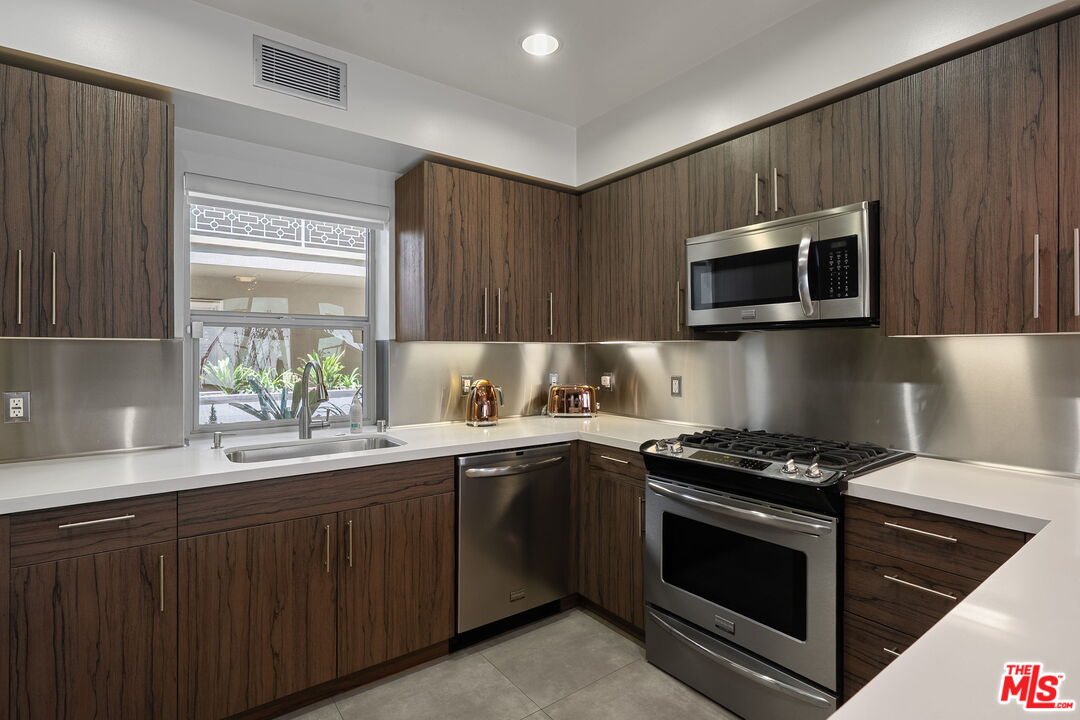 11023 Fruitland Dr Unit: 104