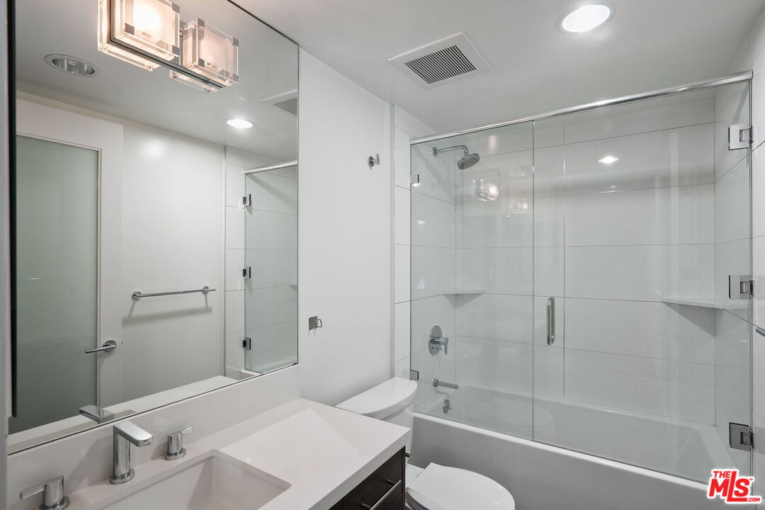 11023 Fruitland Dr Unit: 104