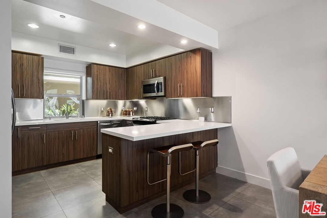 11023 Fruitland Dr Unit: 104