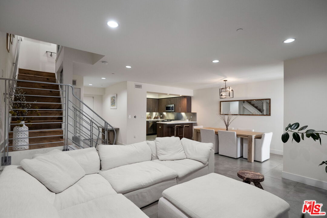 11023 Fruitland Dr Unit: 104