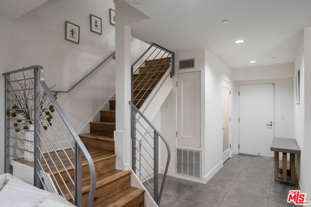 11023 Fruitland Dr Unit: 104