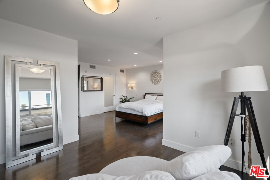 11023 Fruitland Dr Unit: 104