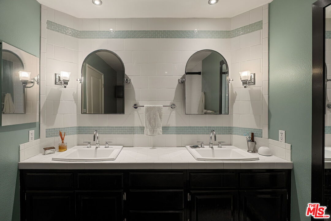 245 Main St Unit: 308