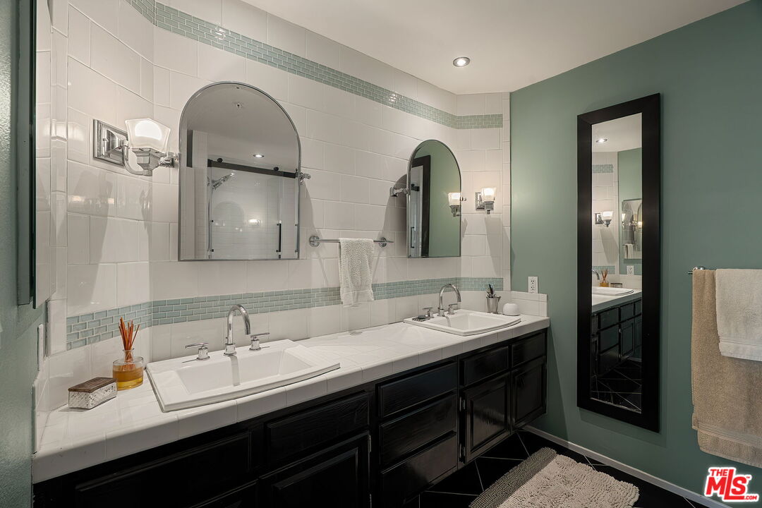 245 Main St Unit: 308