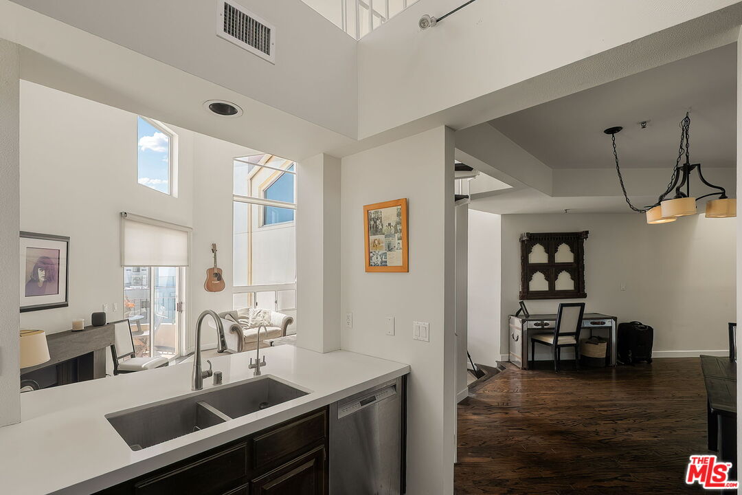 245 Main St Unit: 308