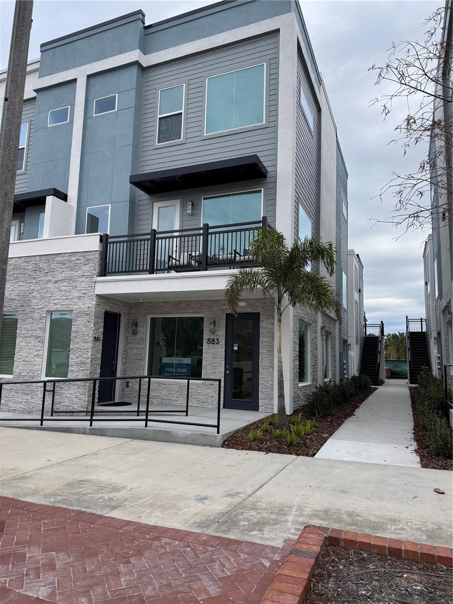883 CITY WALK LN #B-4 - OR