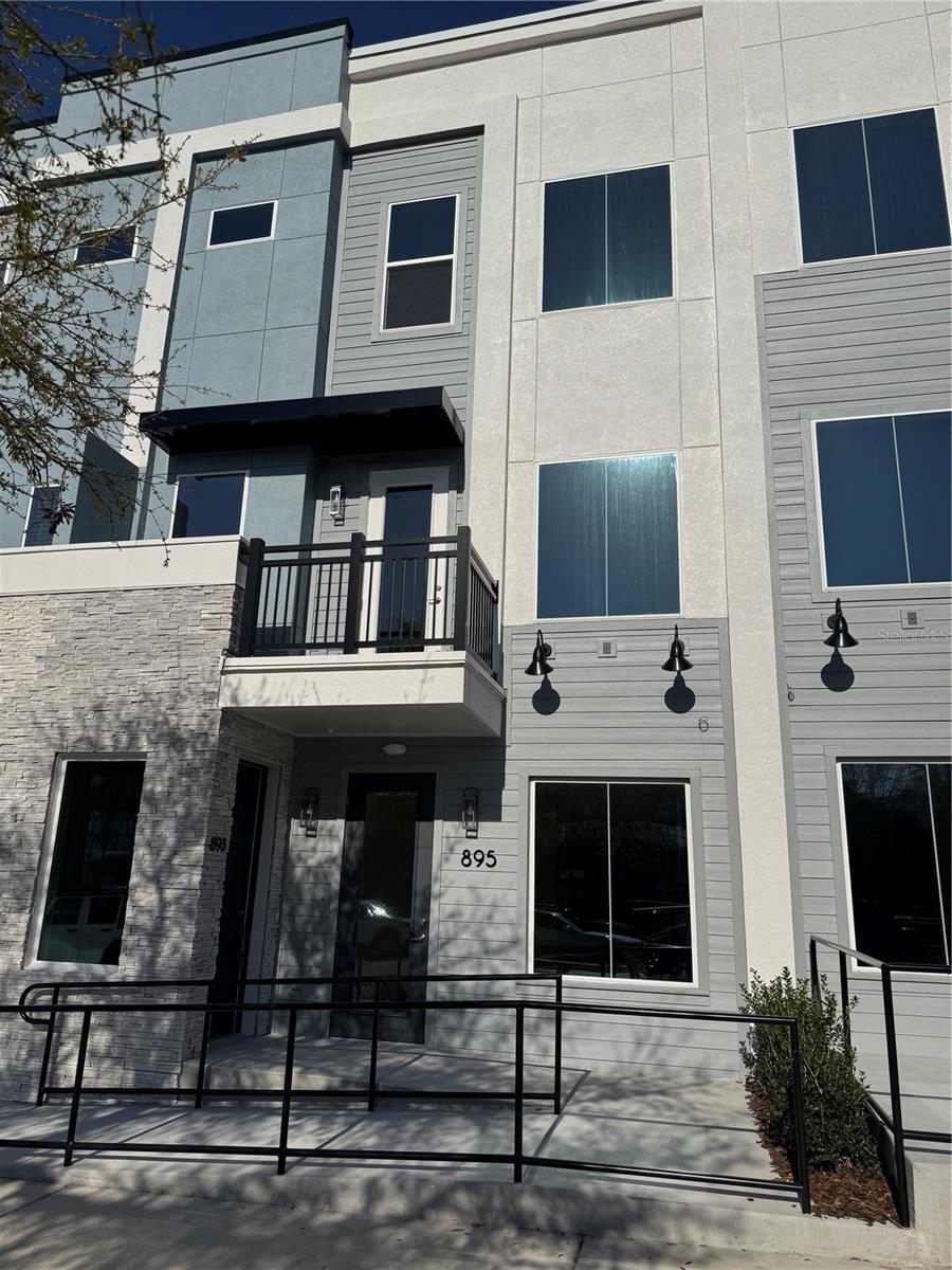 893 CITY WALK LN #C-2 - TH
