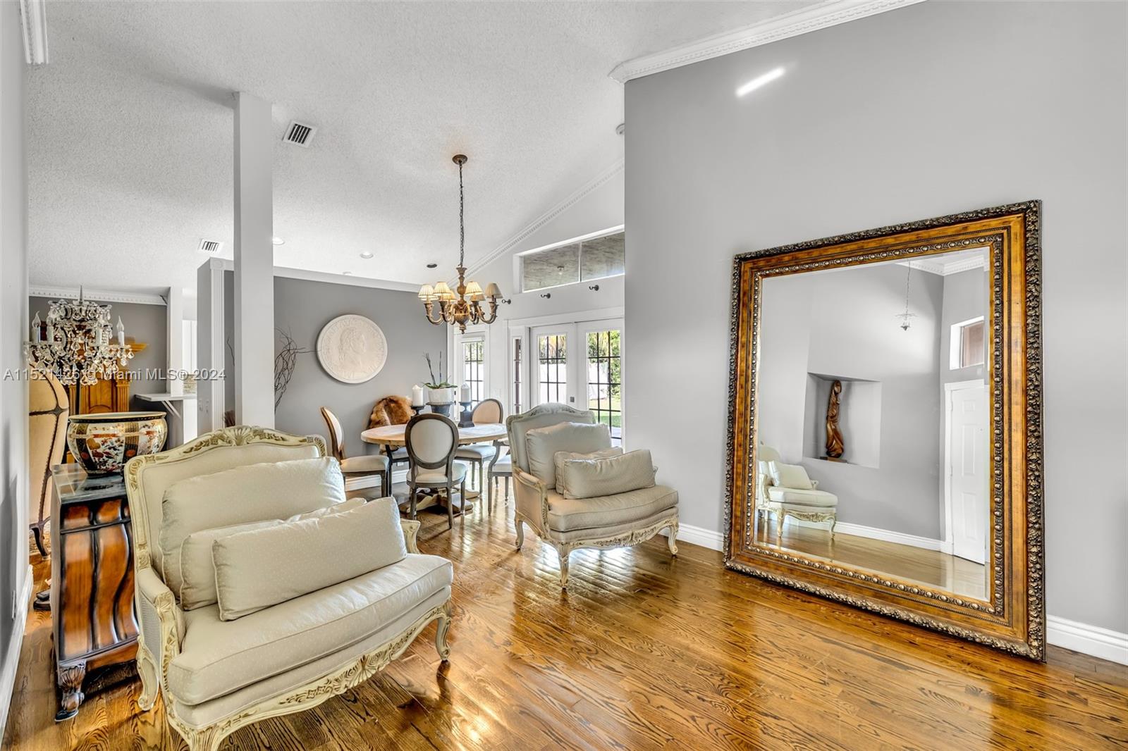 658 Stanton Dr Unit: -