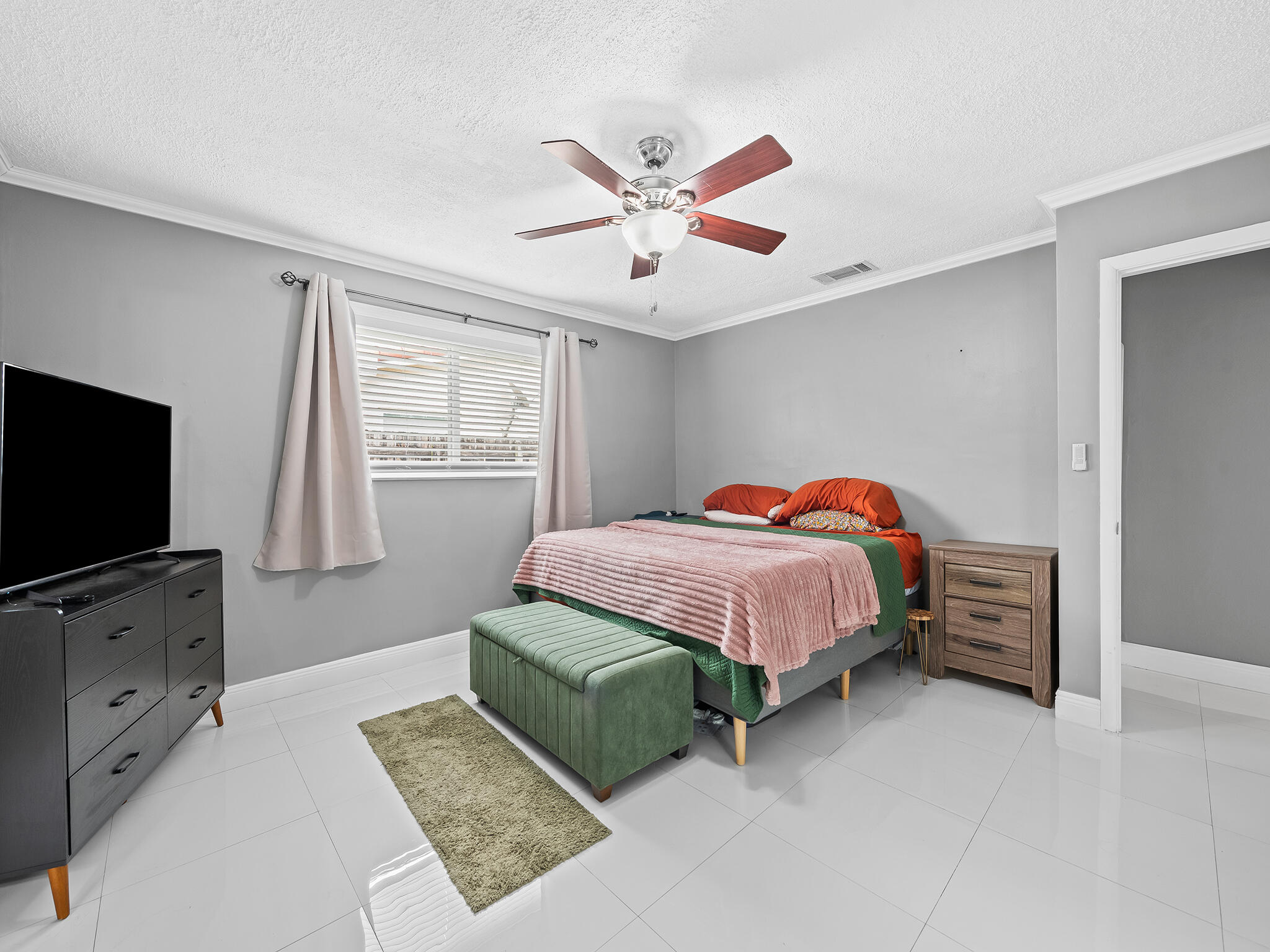 10497 NW 4th Street